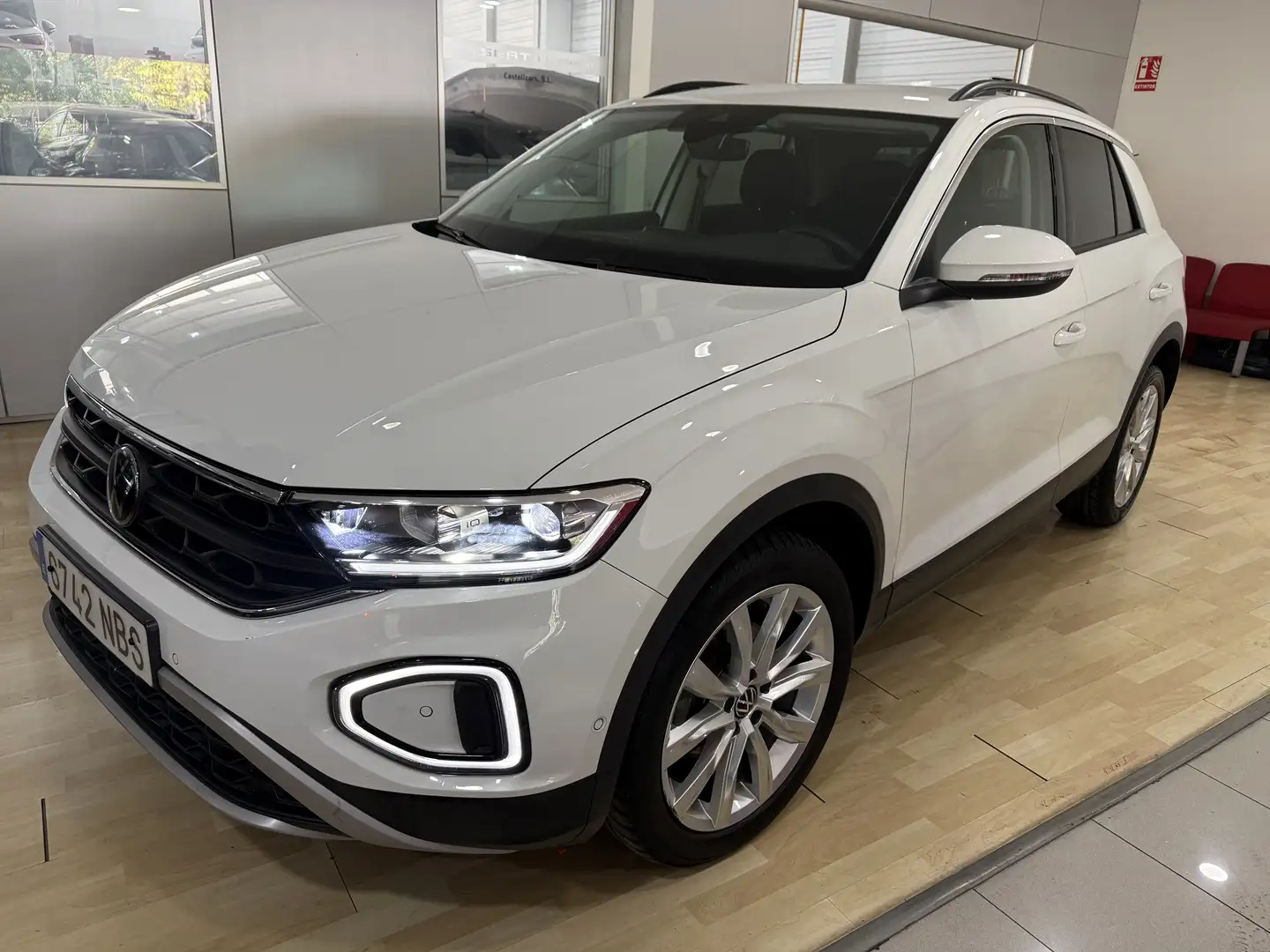 Volkswagen T-Roc 1.0 TSI Más 85kW Blanco - 1
