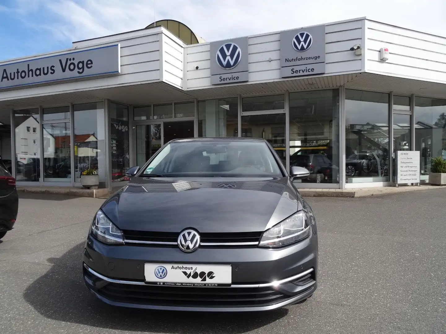 Volkswagen Golf VII 1.0 TSI BMT DSG "Comfortline" PDC CLIMA Grau - 2