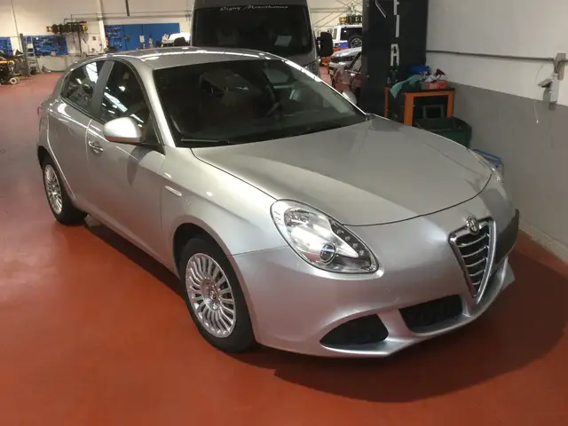 Alfa Romeo Giulietta Giulietta 1.6 JTD M-Jet Progres -VENTE MARCHAND