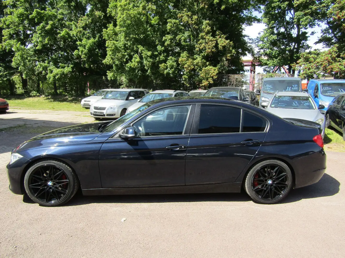 BMW 318 TÜV 07/26 Blau - 1