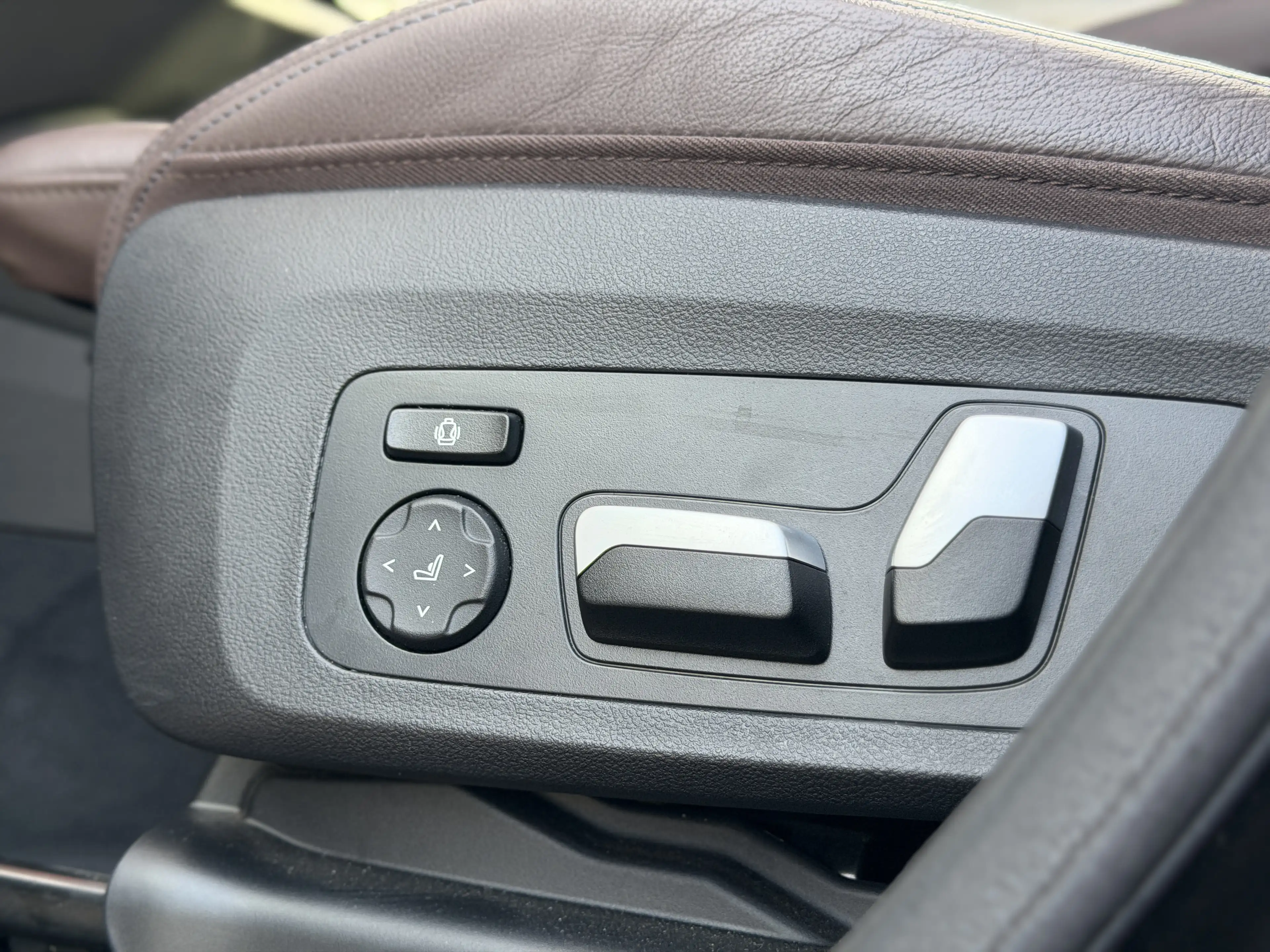 BMW iX3 High Executive M Pakket | SOH 99% | Panoramadak | — photo 12