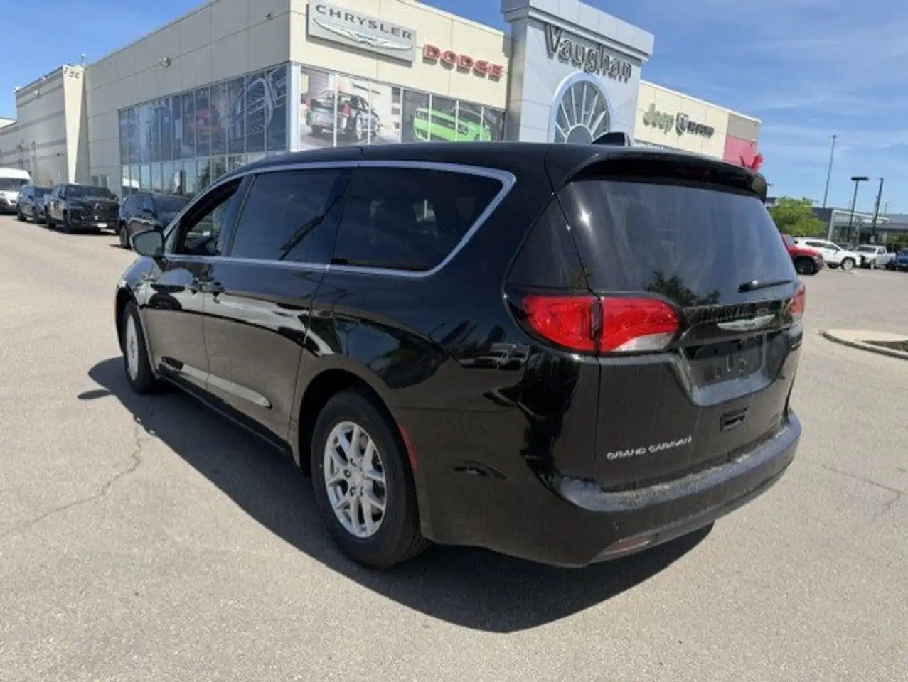 Chrysler Grand Caravan снимка Chrysler Grand Caravan