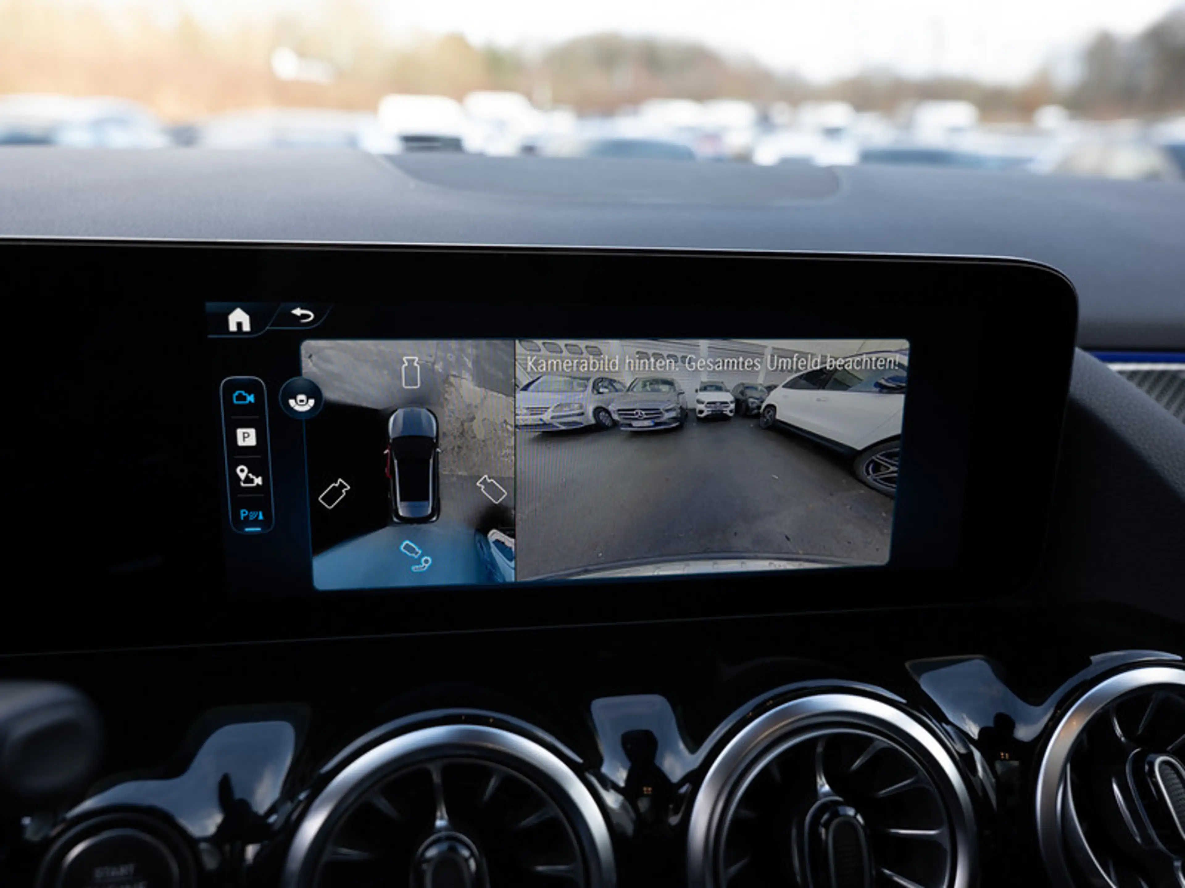 Mercedes-Benz GLA 200 AMG-Sport/MLB/Pano/Night/AHK/Distr/Sound — photo 15