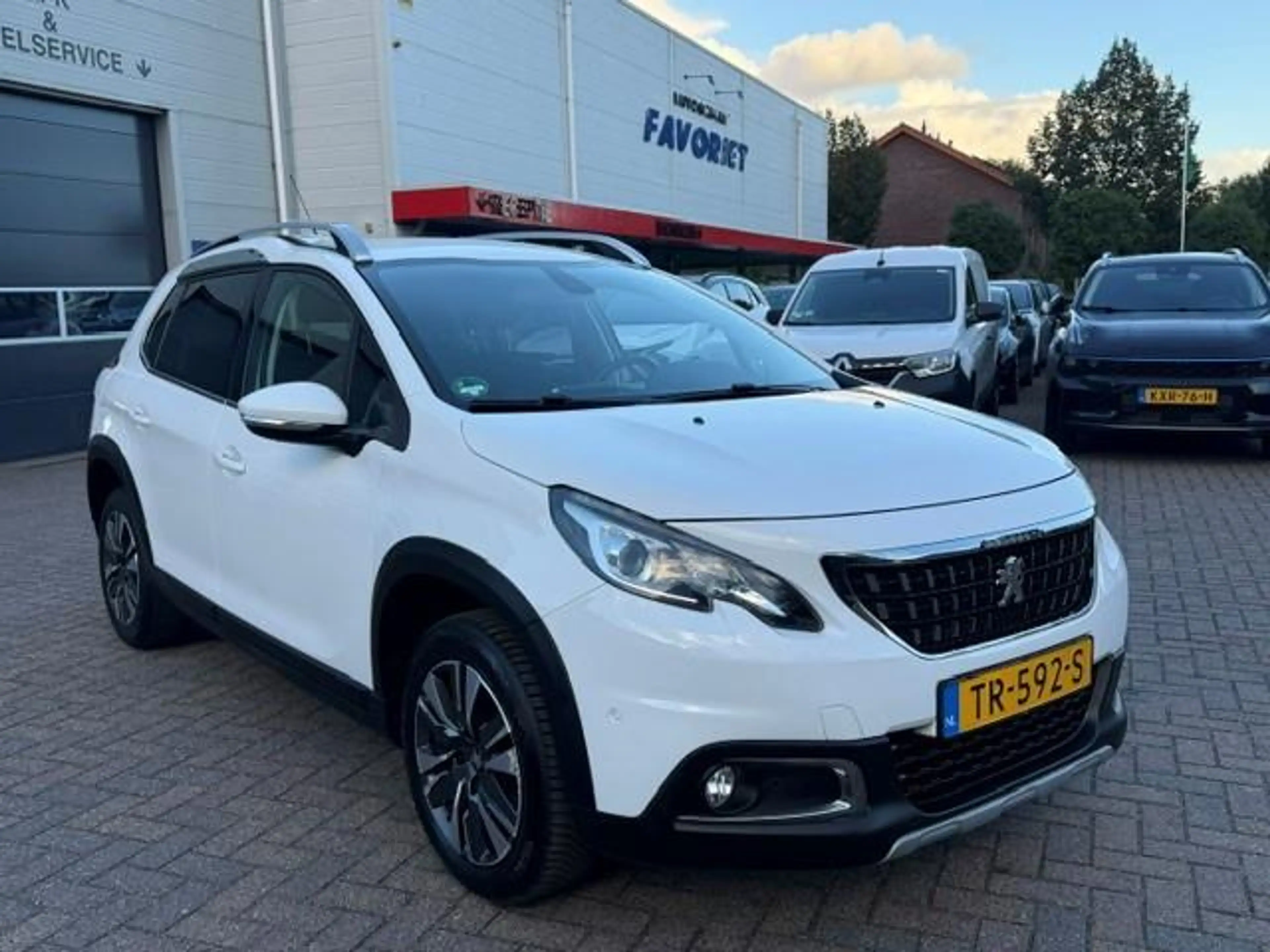 Peugeot 2008 1.2/Aut/Navi/Cam/Hleer/Allure — photo 16