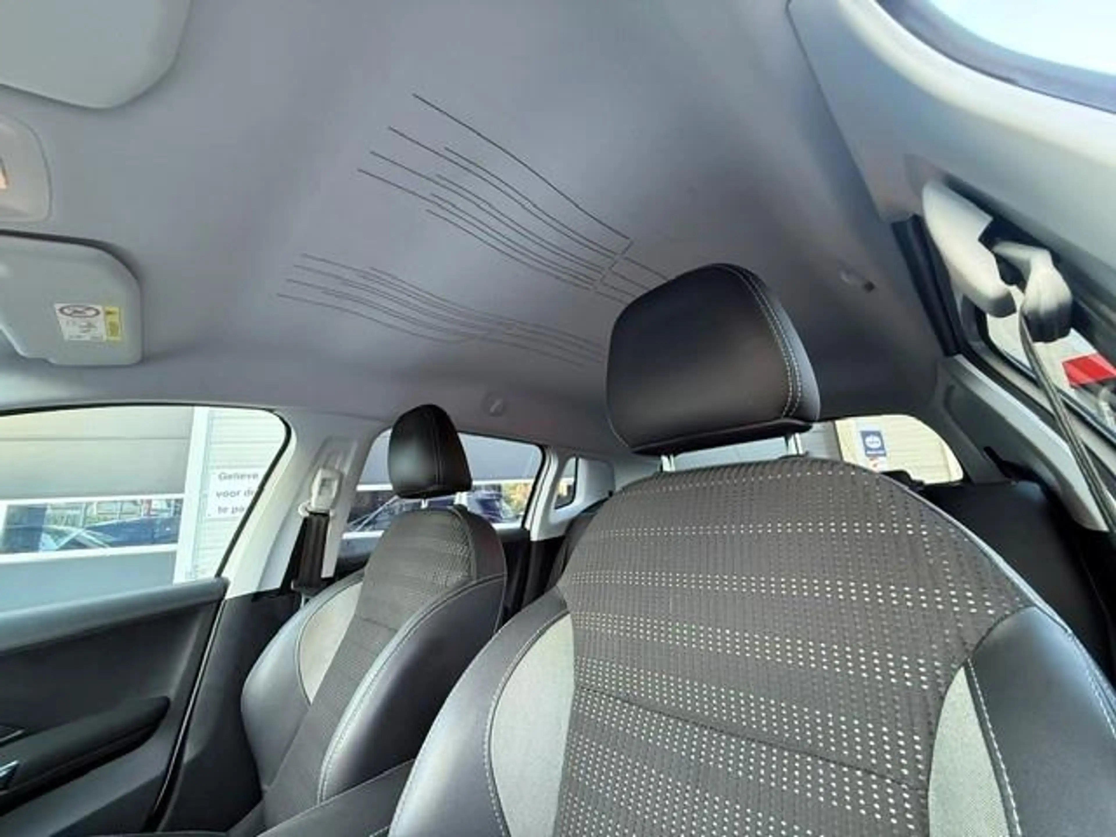 Peugeot 2008 1.2/Aut/Navi/Cam/Hleer/Allure — photo 10