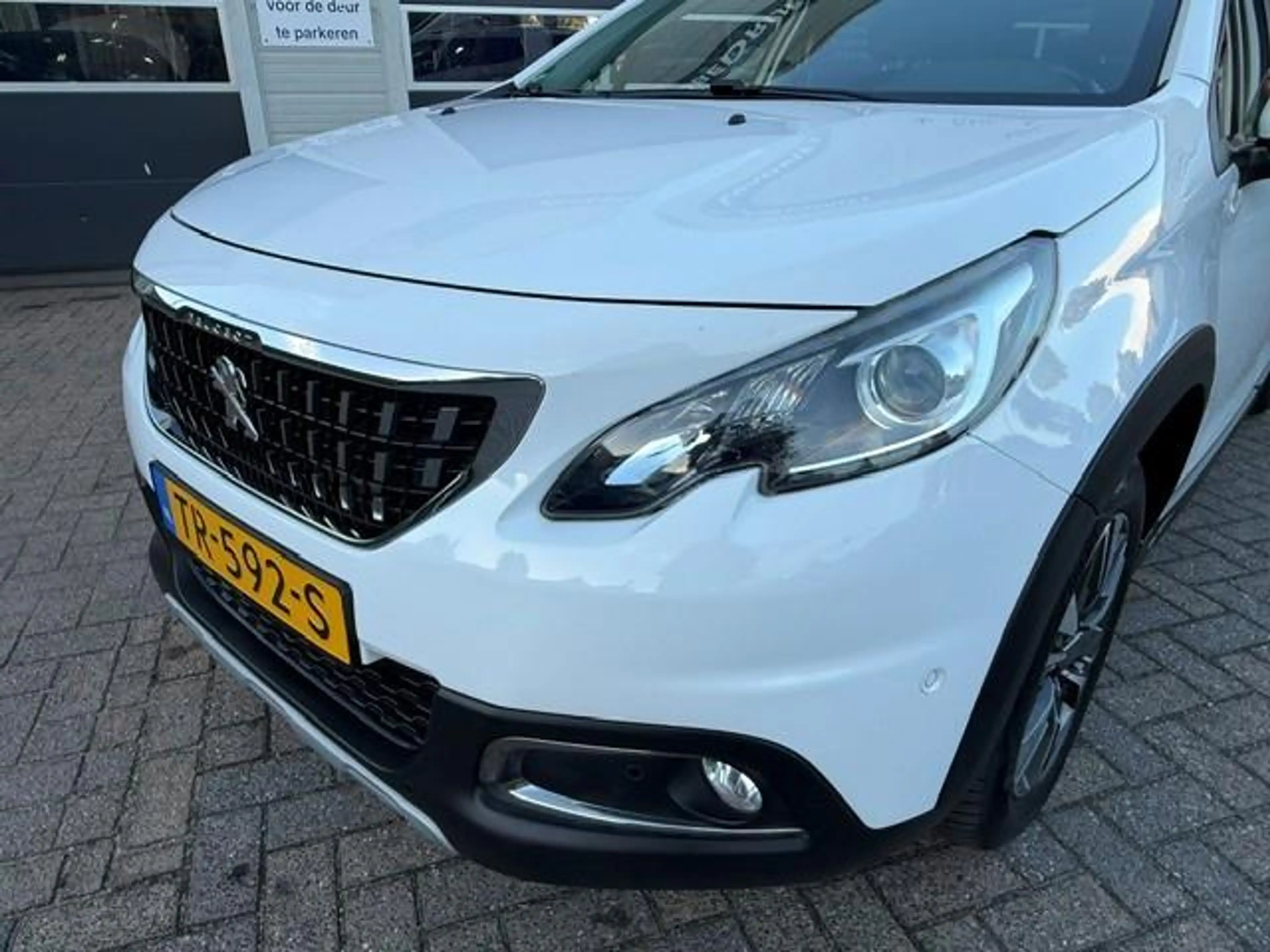 Peugeot 2008 1.2/Aut/Navi/Cam/Hleer/Allure — photo 17