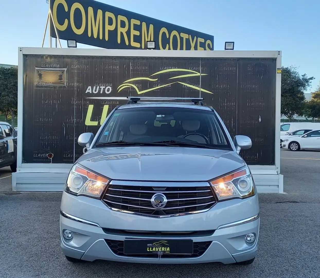 SsangYong Rodius D22T 178cv Limited Gris - 2