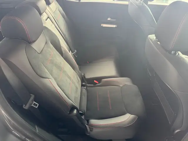 Mercedes-Benz GLB view 14
