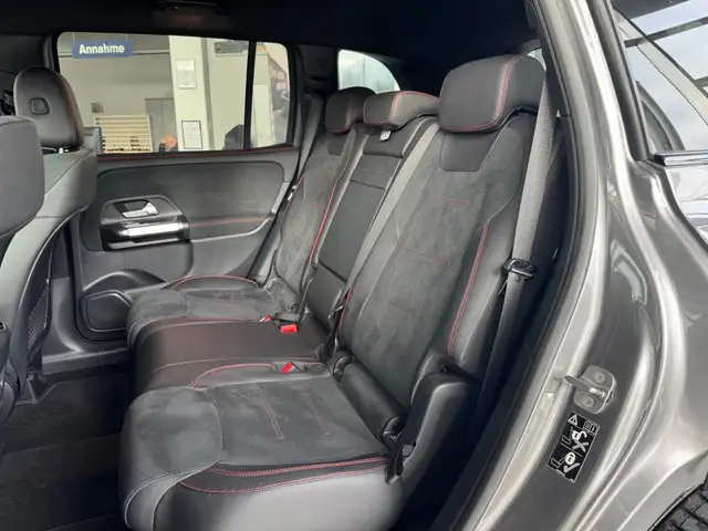 Mercedes-Benz GLB view 10