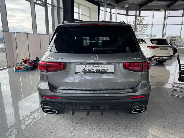 Mercedes-Benz GLB view 5