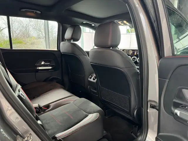 Mercedes-Benz GLB view 12