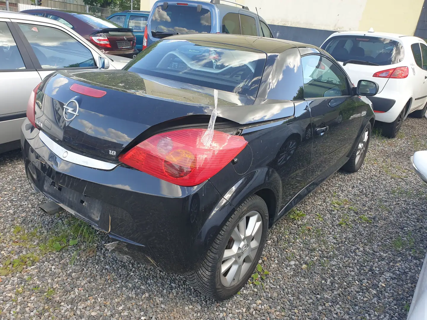 Opel Tigra Twin Top 1.8 Sport.Alufelgen.Klima. Heckschaden Schwarz - 2