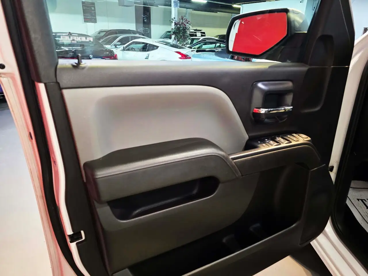 Chevrolet Silverado 1500 снимка Chevrolet Silverado 1500