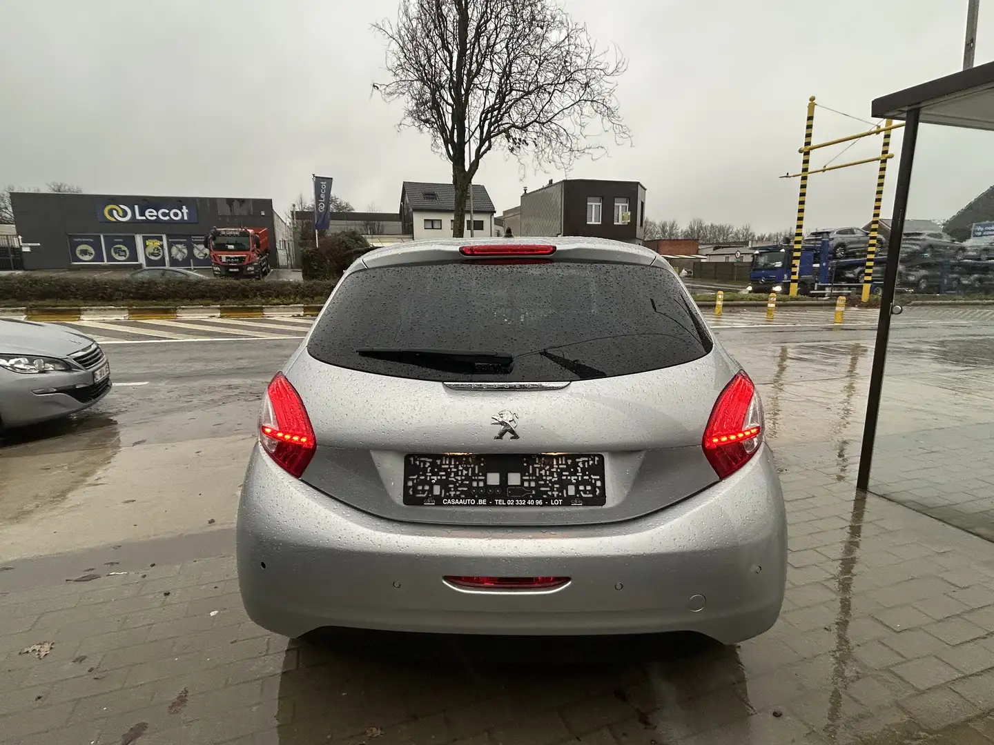 Peugeot 208 208 1.2i Style Grau - 2