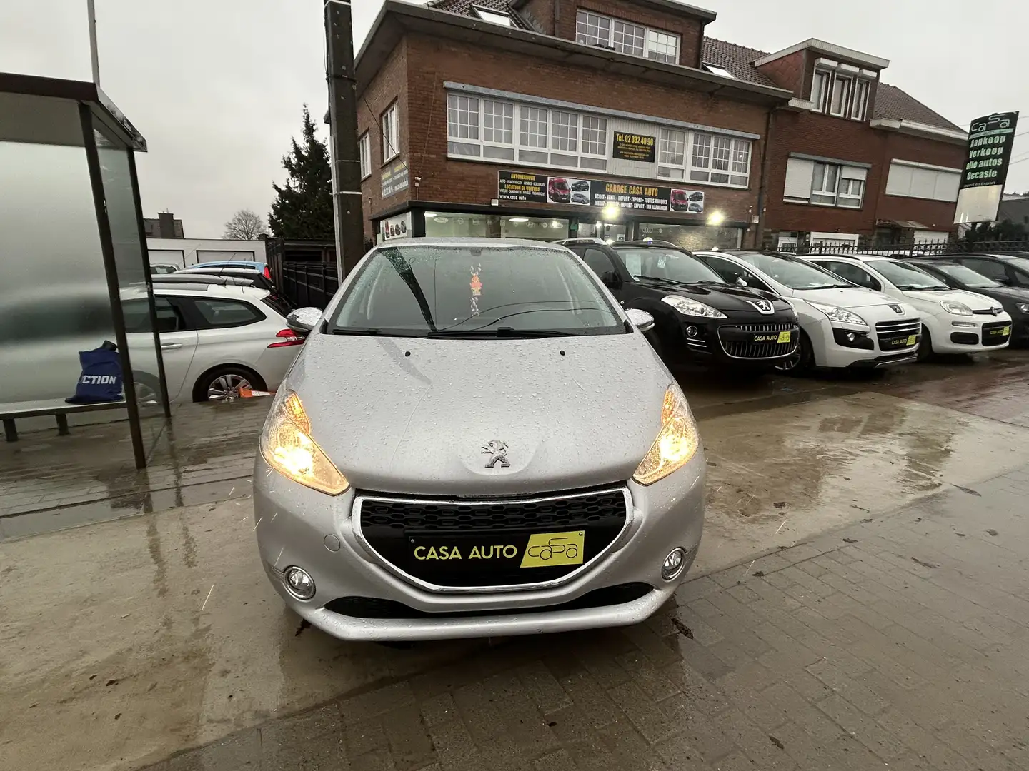 Peugeot 208 208 1.2i Style Grau - 1