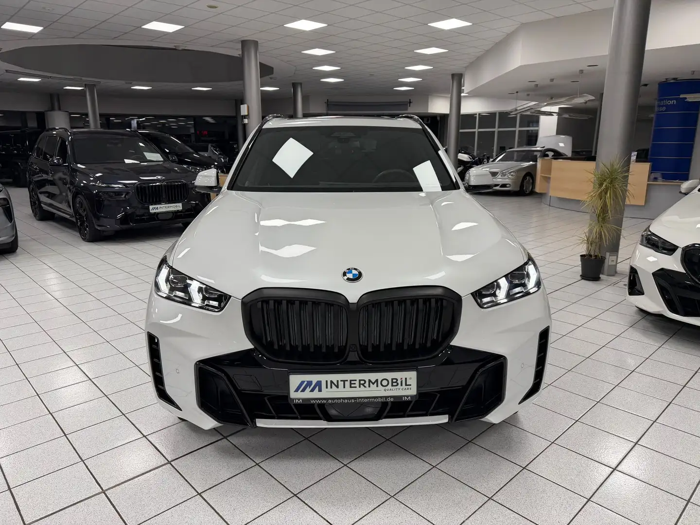 BMW X5 xDrive30d M-Sport*PANO*HUD*H-K*SOFT*KEYL*AHK* Weiß - 2