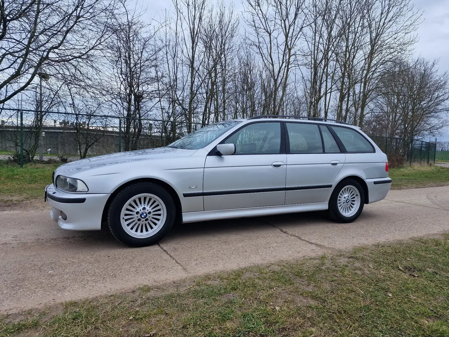 BMW 540 Bmw e39 540i V8 touring lichte vracht Plateado - 1