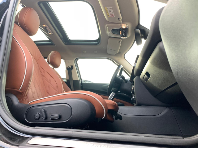 MINI Cooper Clubman Clubman PREMIUM PLUS Cooper 136 ch DKG7