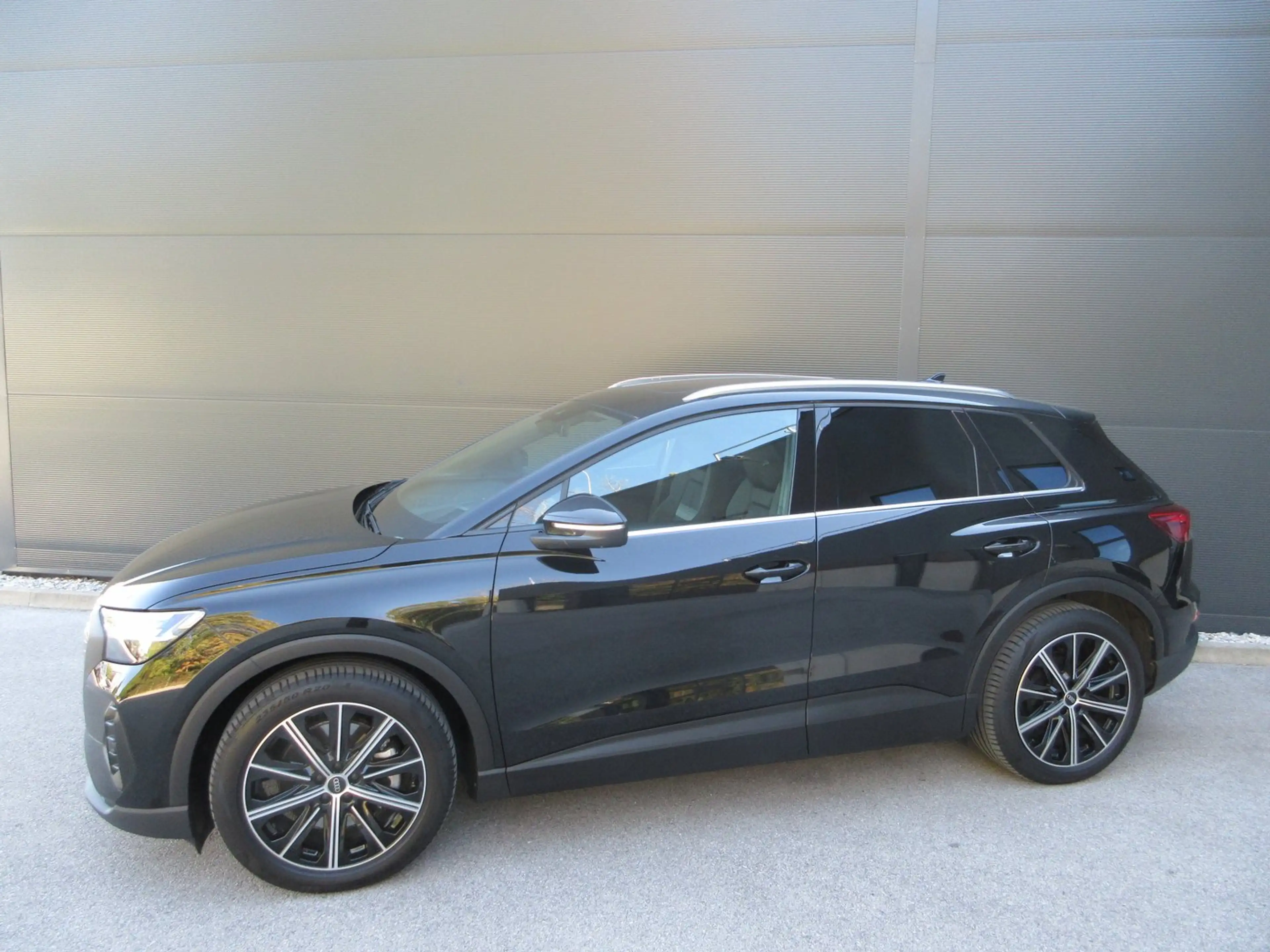 Audi Q4 e-tron Audi Q4 40 e-tron — photo 2