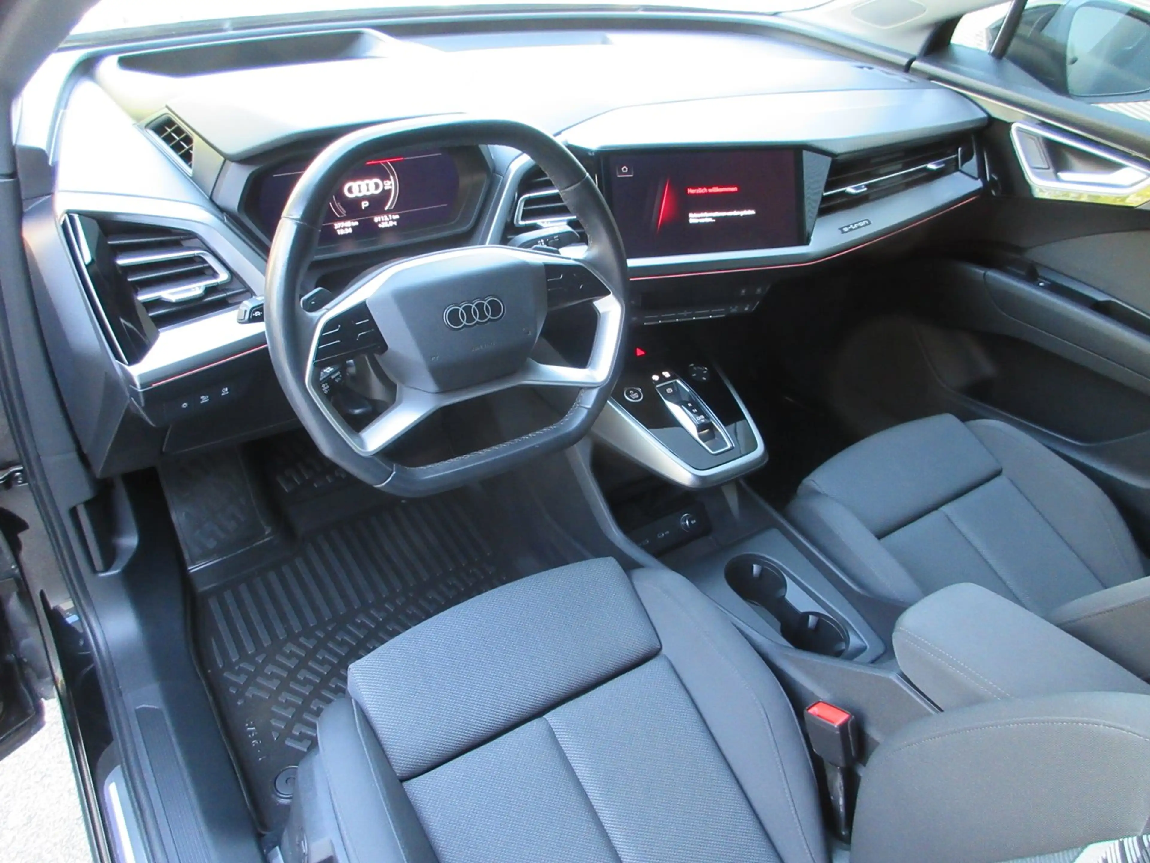 Audi Q4 e-tron Audi Q4 40 e-tron — photo 12