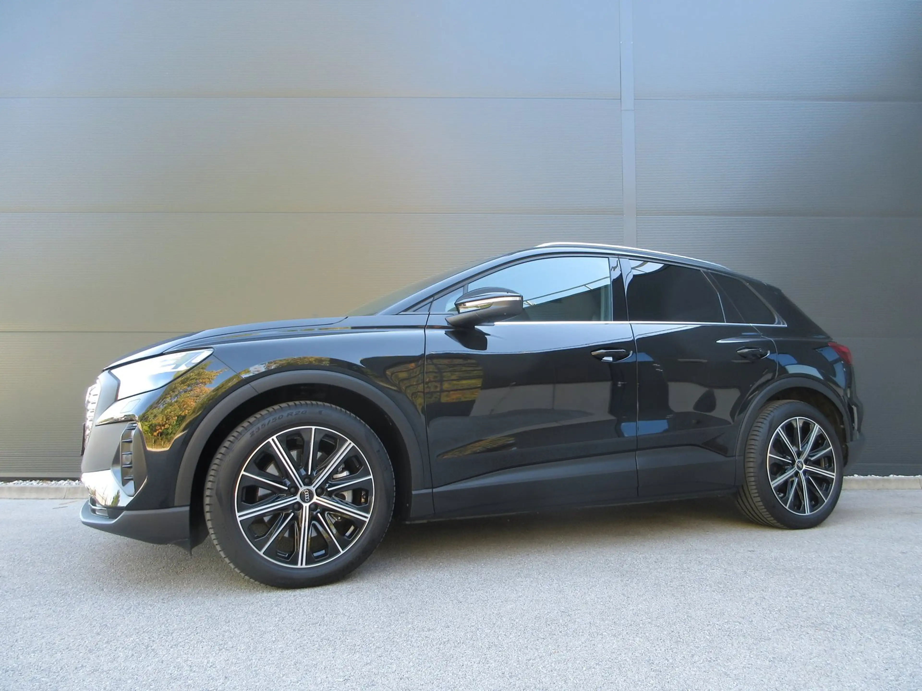 Audi Q4 e-tron Audi Q4 40 e-tron — photo 4