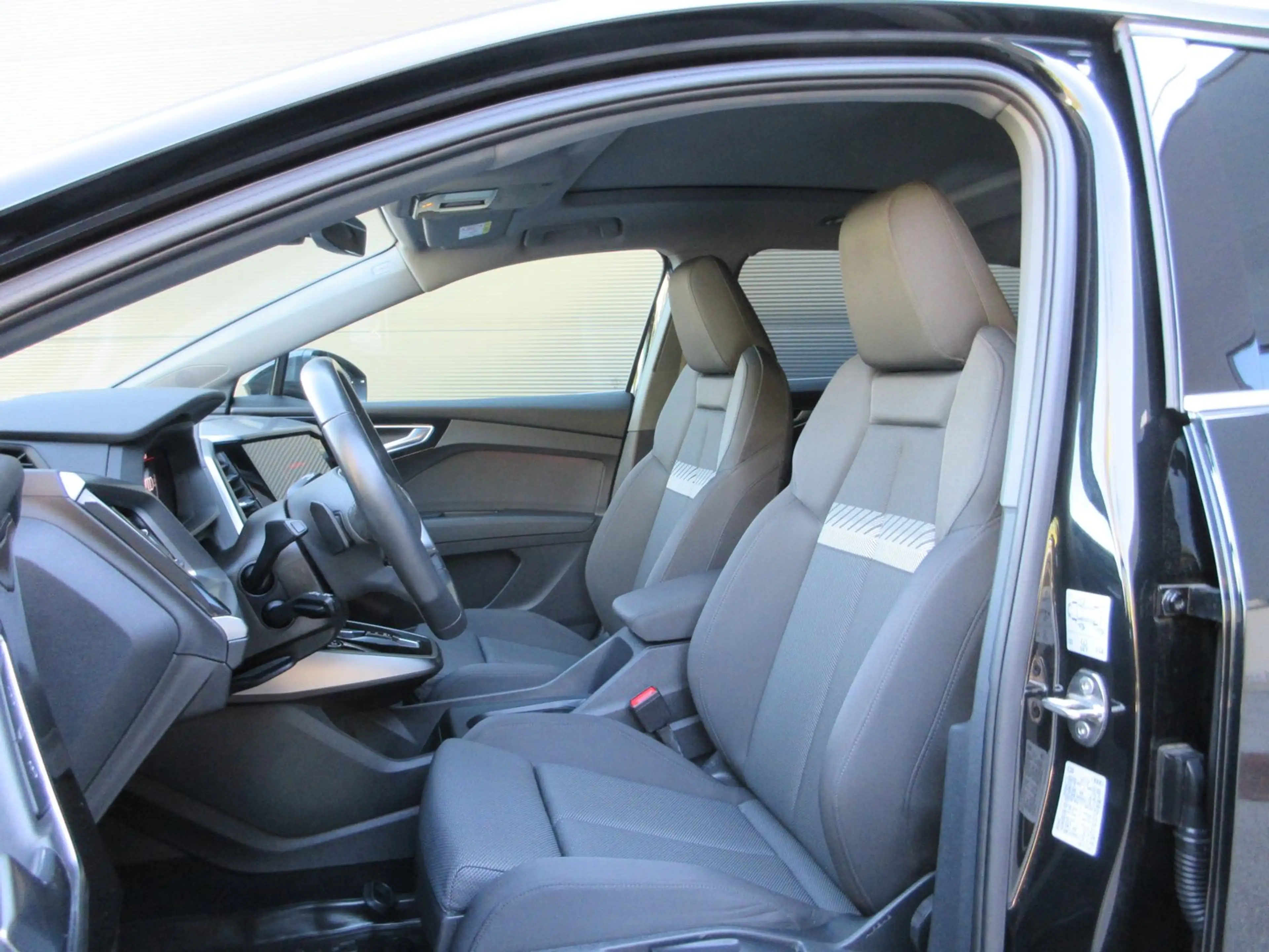 Audi Q4 e-tron Audi Q4 40 e-tron — photo 11