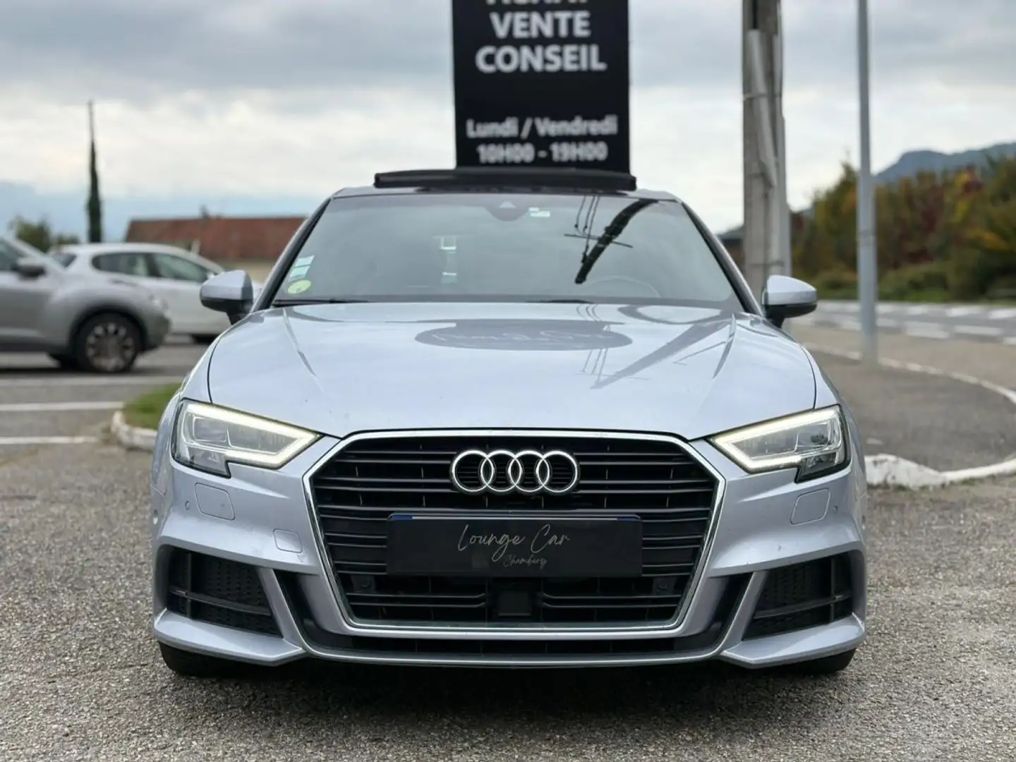Audi A3 35 TDI 150 S tronic 7 S Line Grijs - 2