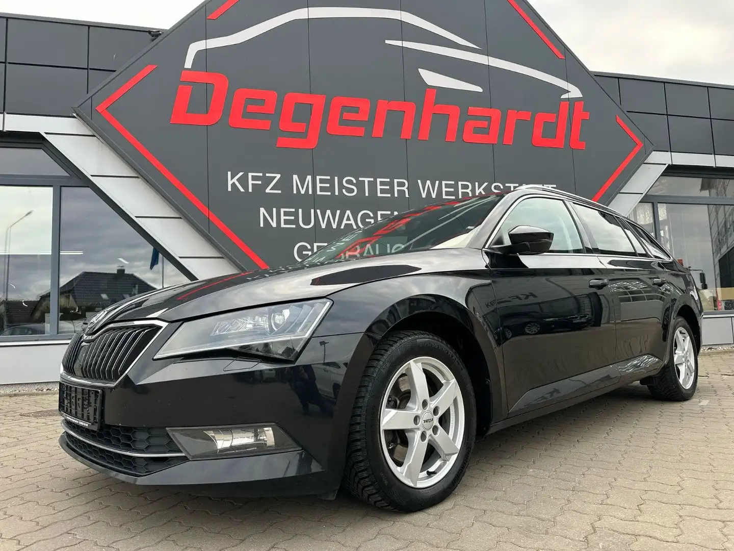 Skoda Superb Combi Style Car Play Temp Bi-Xenon AHK Schwarz - 1