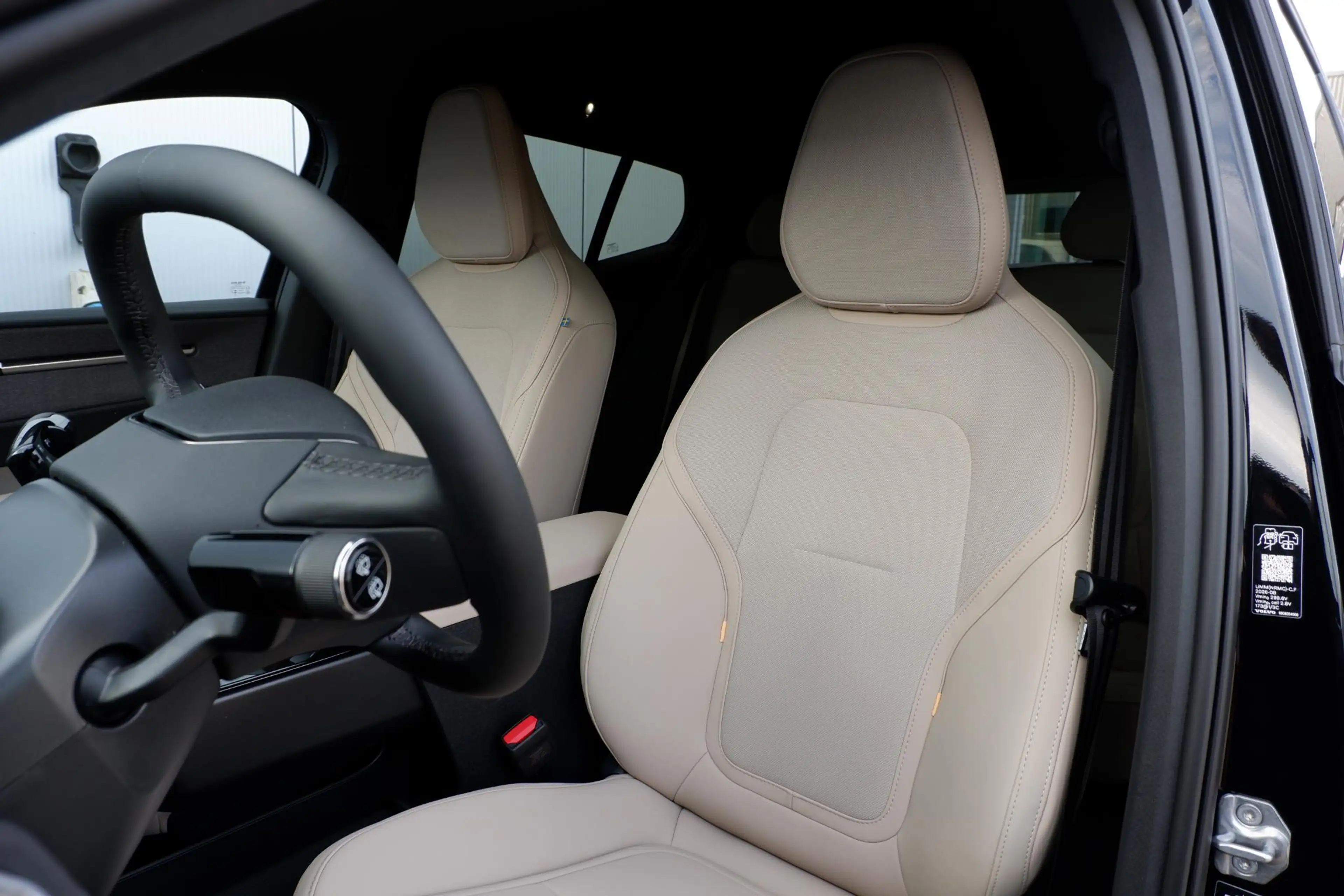 Volvo EX30 P5 Long Range Plus Europa 69 kWh | | Apple carplay — photo 9