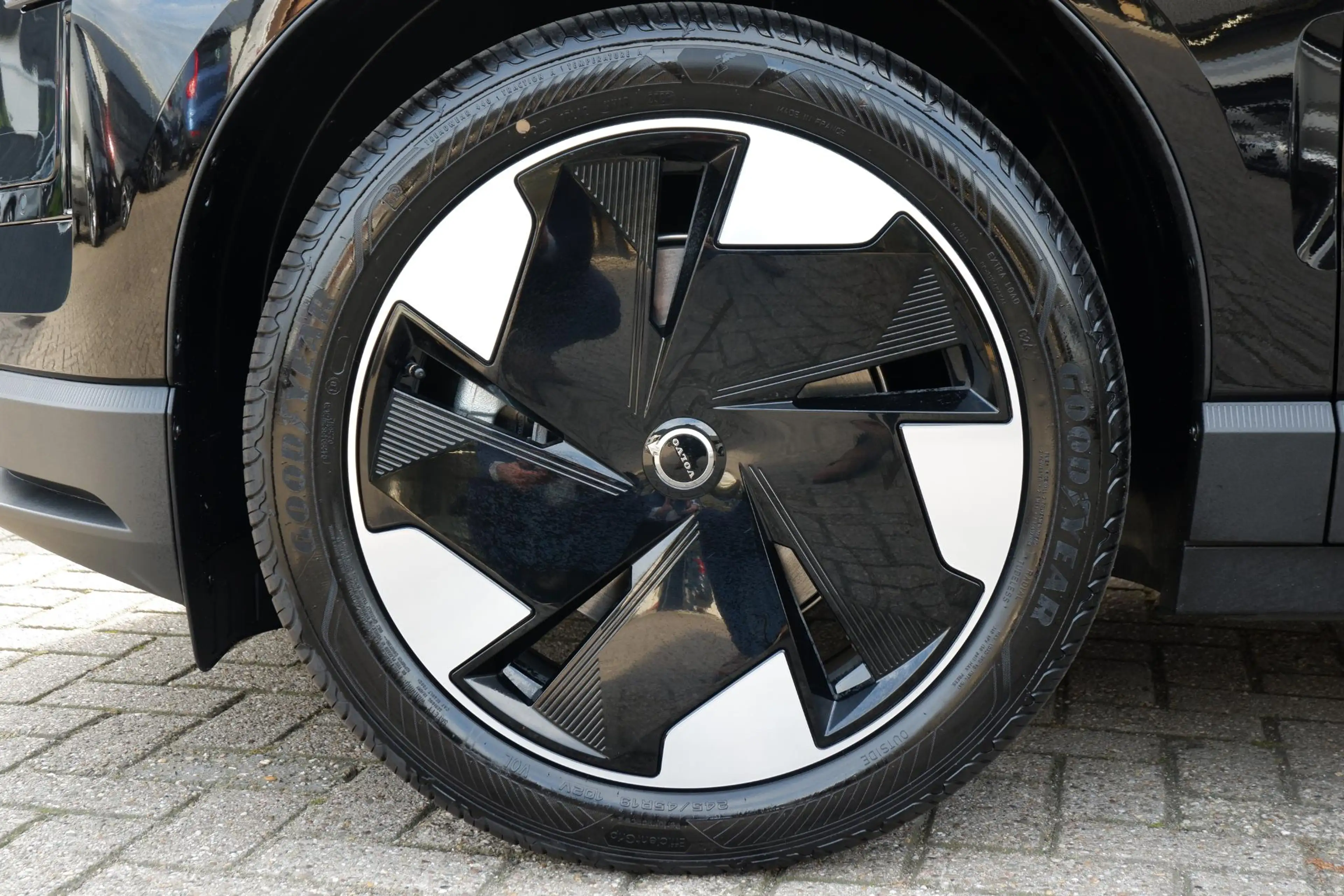 Volvo EX30 P5 Long Range Plus Europa 69 kWh | | Apple carplay — photo 7