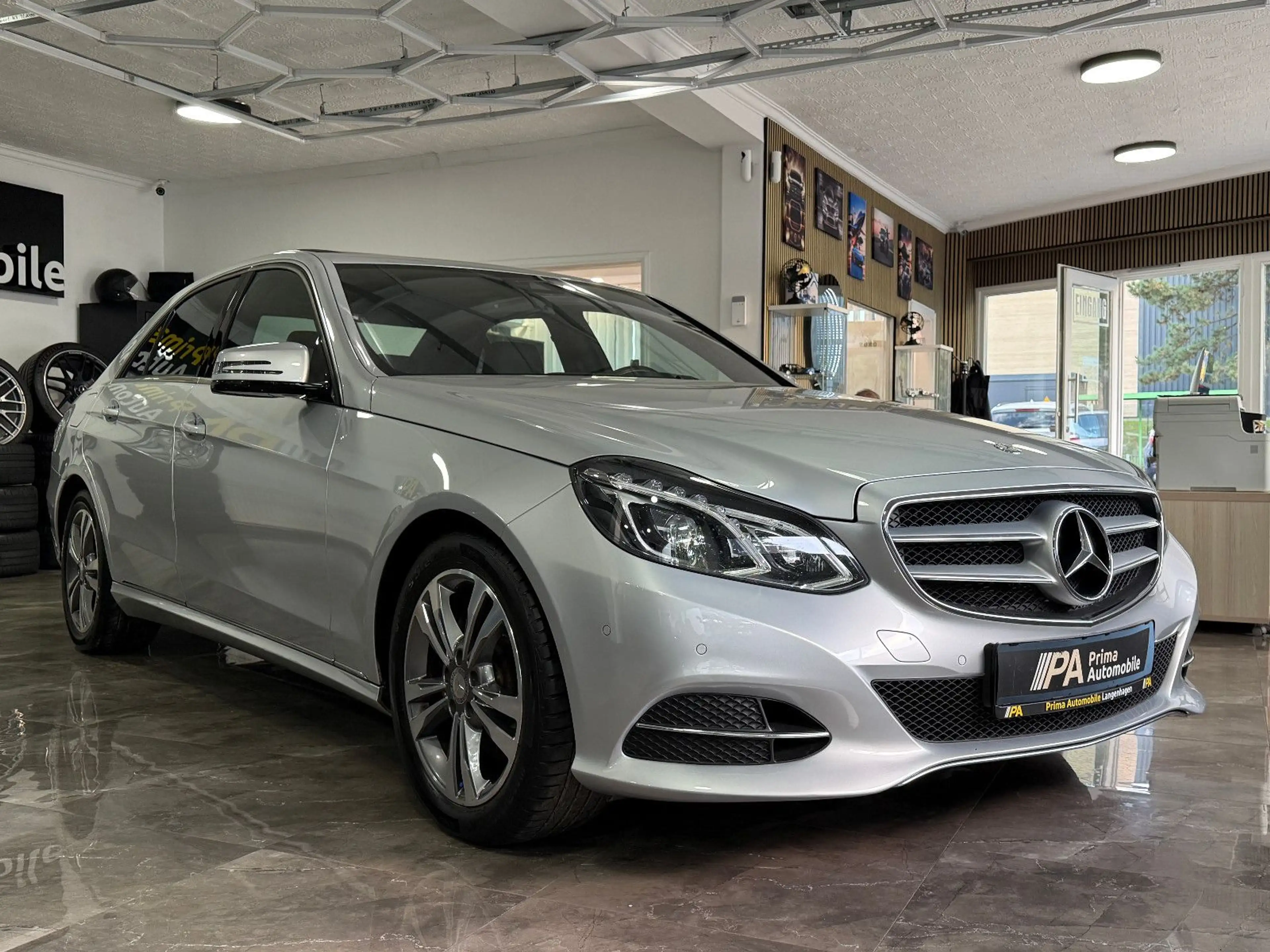 Mercedes-Benz E 250 CGI BlueEfficiency / ILS Schiebedach Navi — photo 6