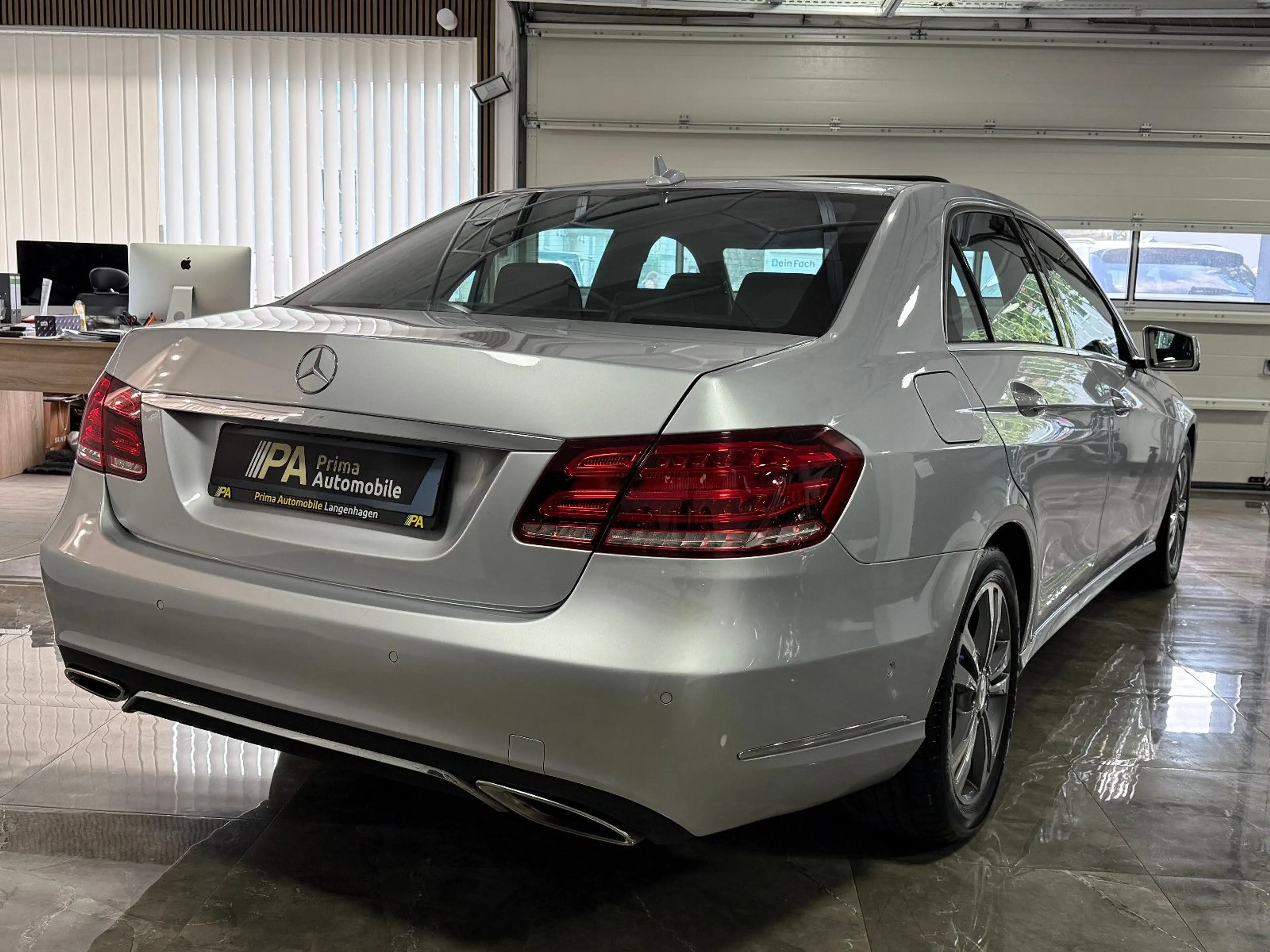 Mercedes-Benz E 250 CGI BlueEfficiency / ILS Schiebedach Navi — photo 4