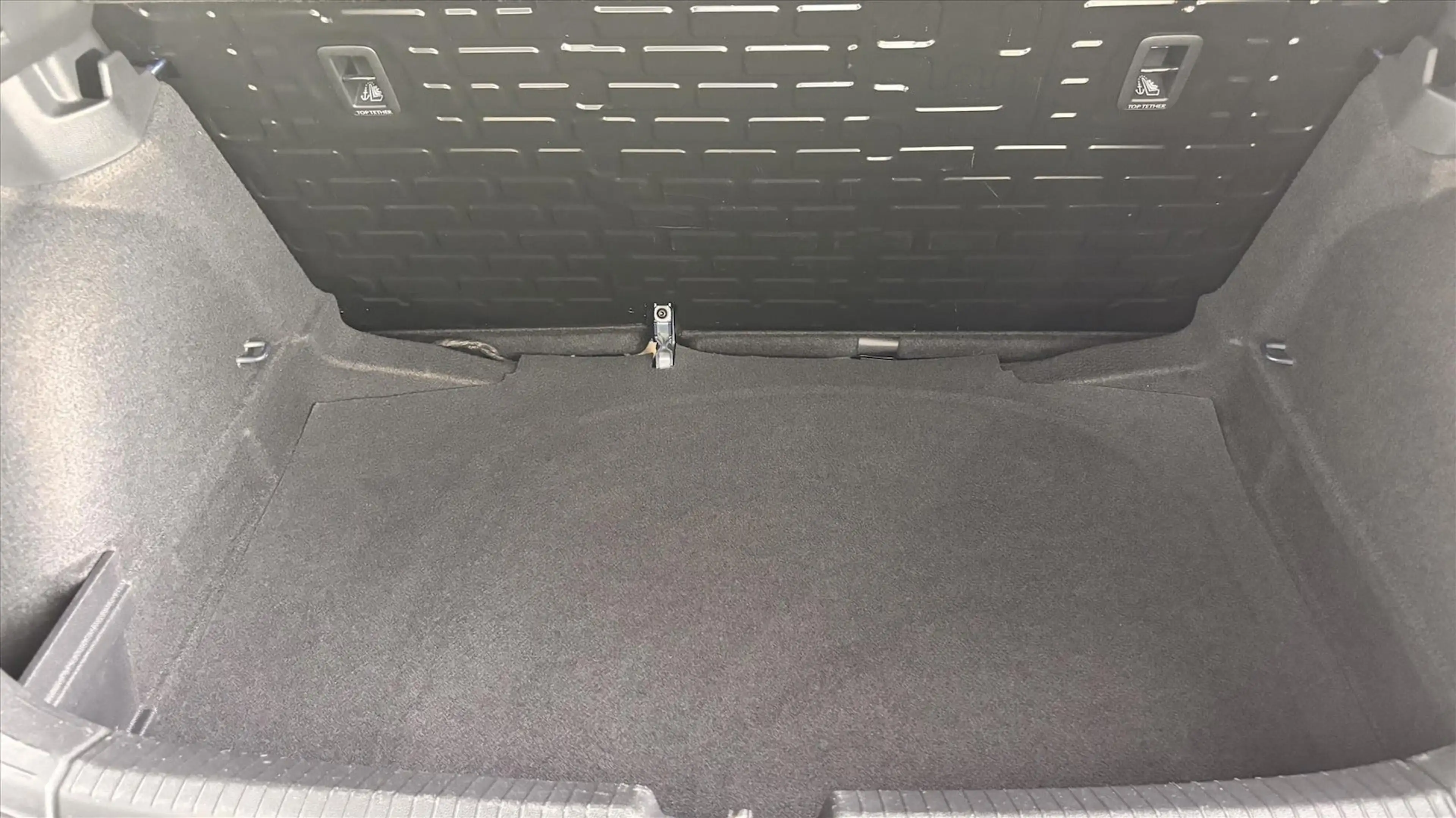 Volkswagen Polo 1.0 MPI Polo — photo 11