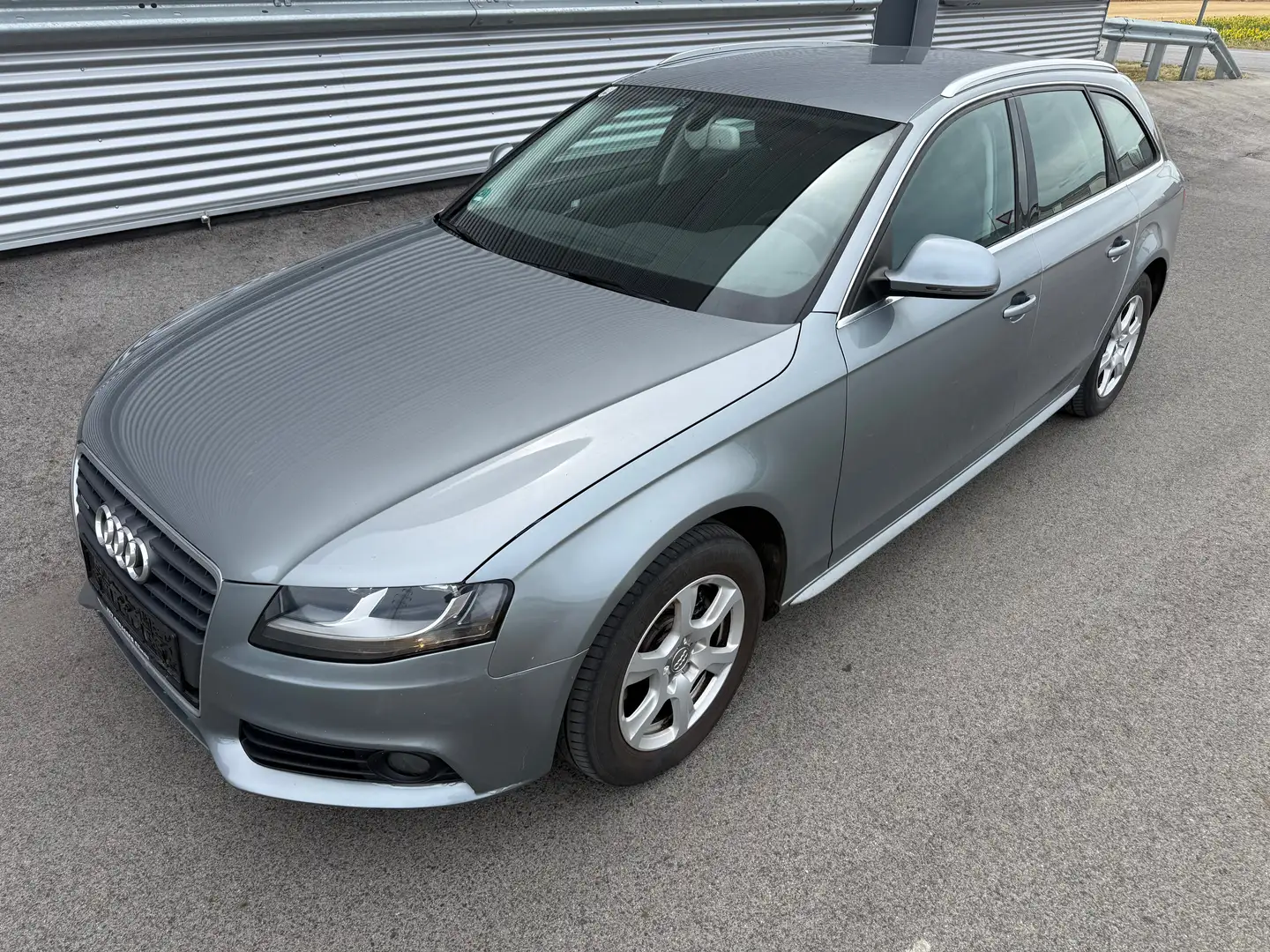 Audi A4 Avant 2,0 TDI DPF quattro ID:103 Grau - 1