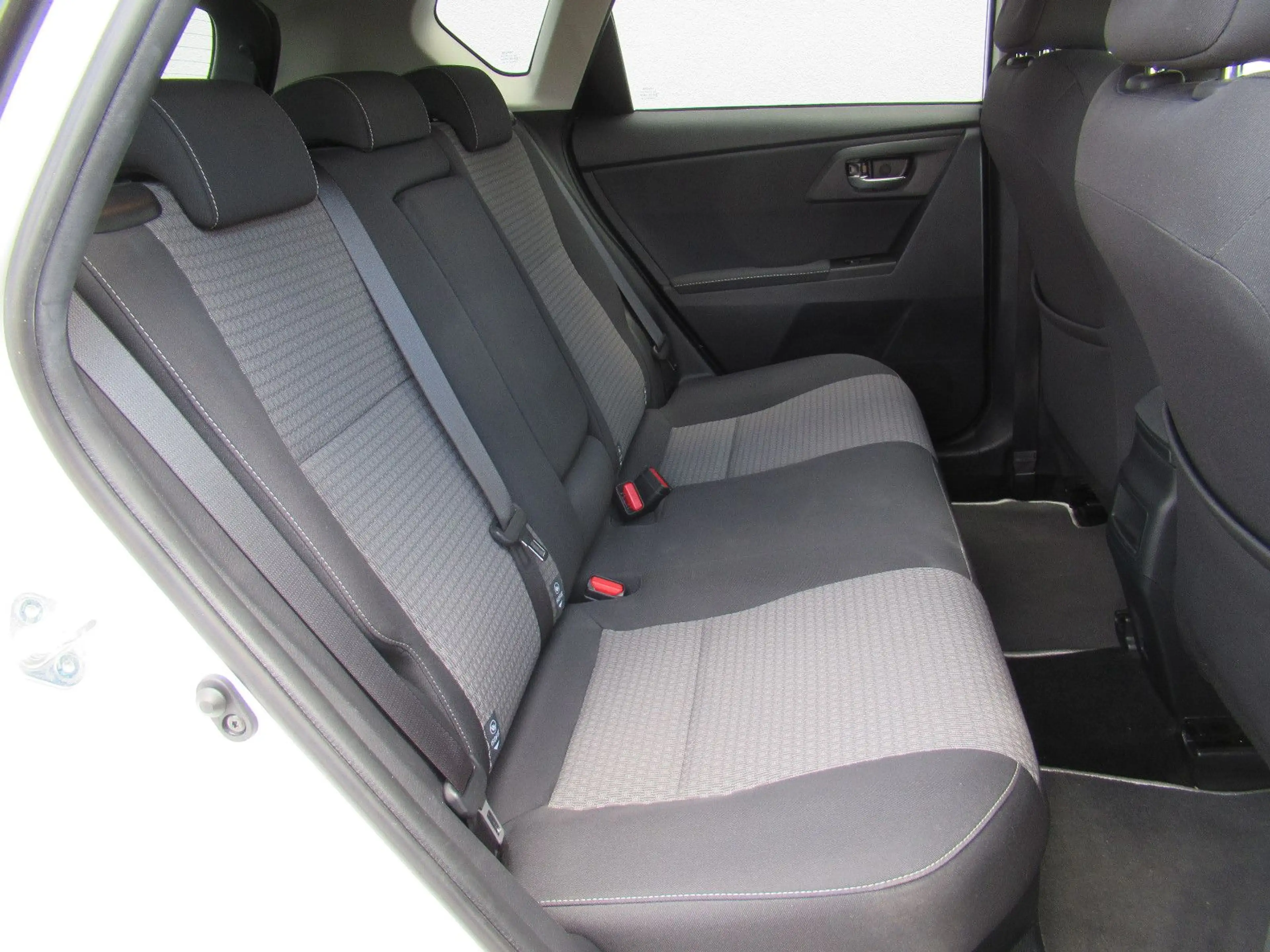 Toyota Auris Hybrid Team D*AHK*Kamera*SHZ* — photo 14