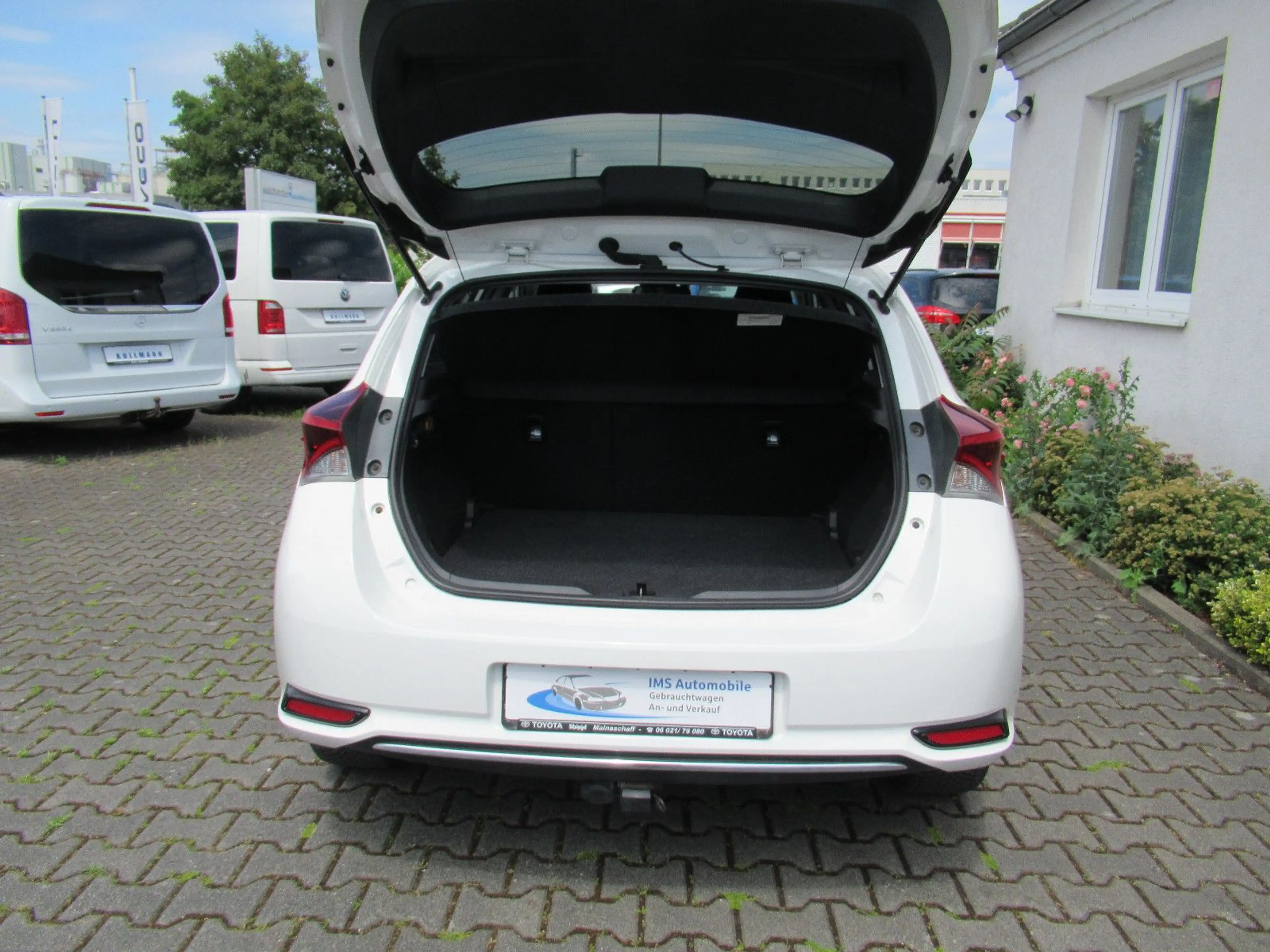 Toyota Auris Hybrid Team D*AHK*Kamera*SHZ* — photo 6