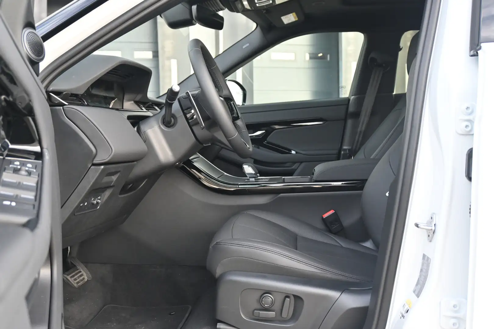 Land Rover Range Rover Evoque 1.5 P270e PHEV AWD Business Edition Weiß - 2