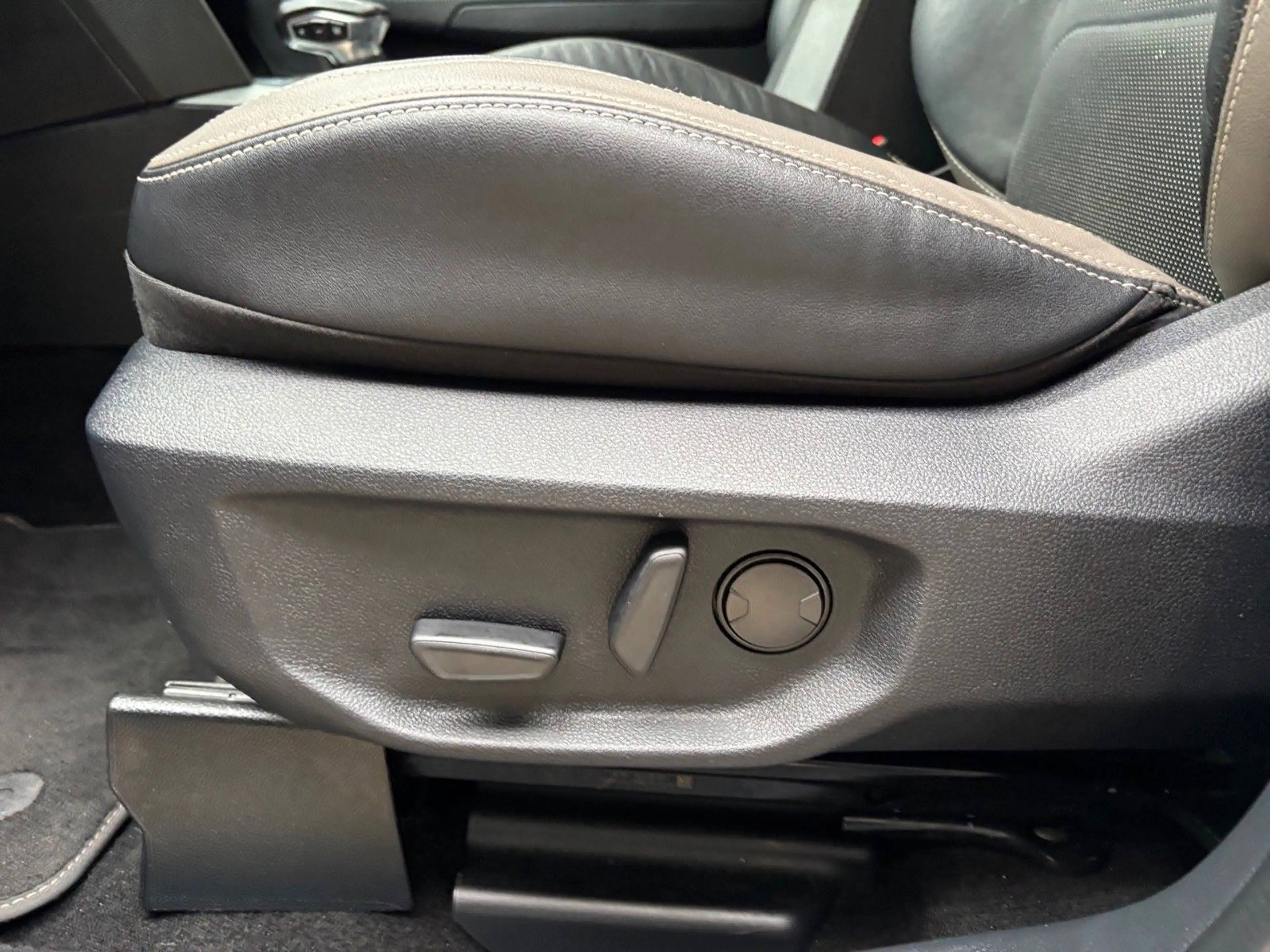 Volkswagen Amarok 3.0 TDI Aventura 4Motion AHK, Navi — photo 11