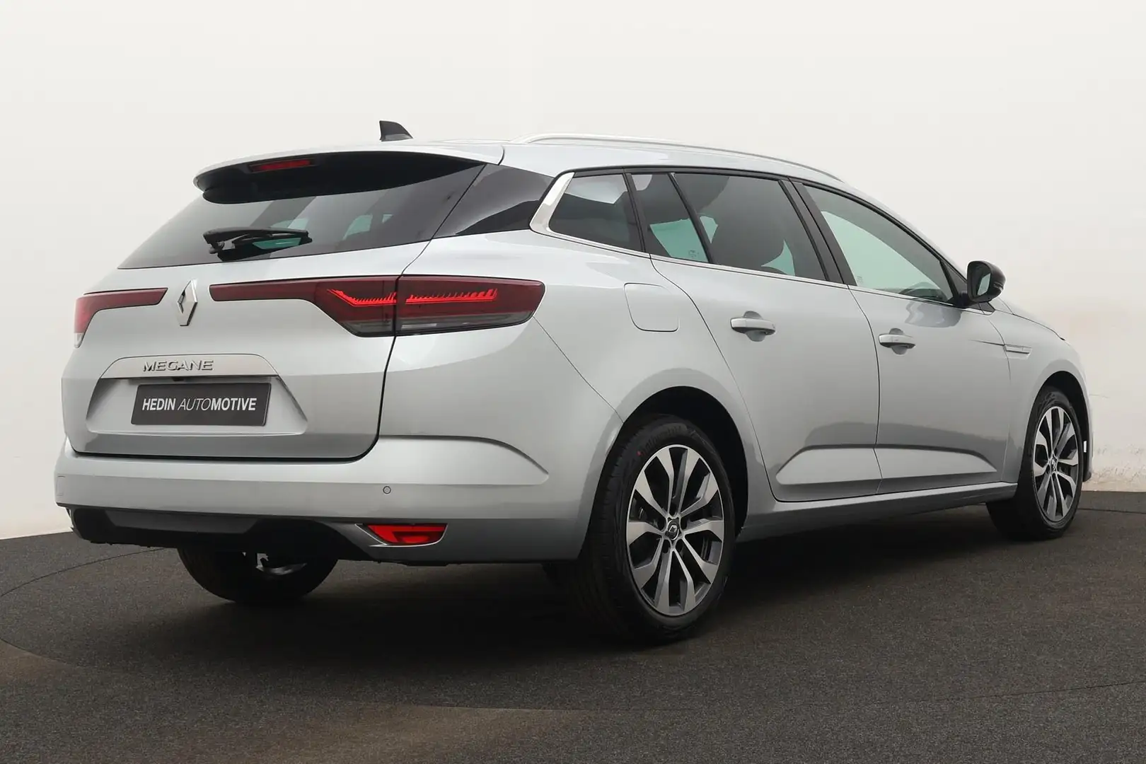 Renault Megane Estate TCe 140 Automaat Techno | Pack Winter Grey - 2