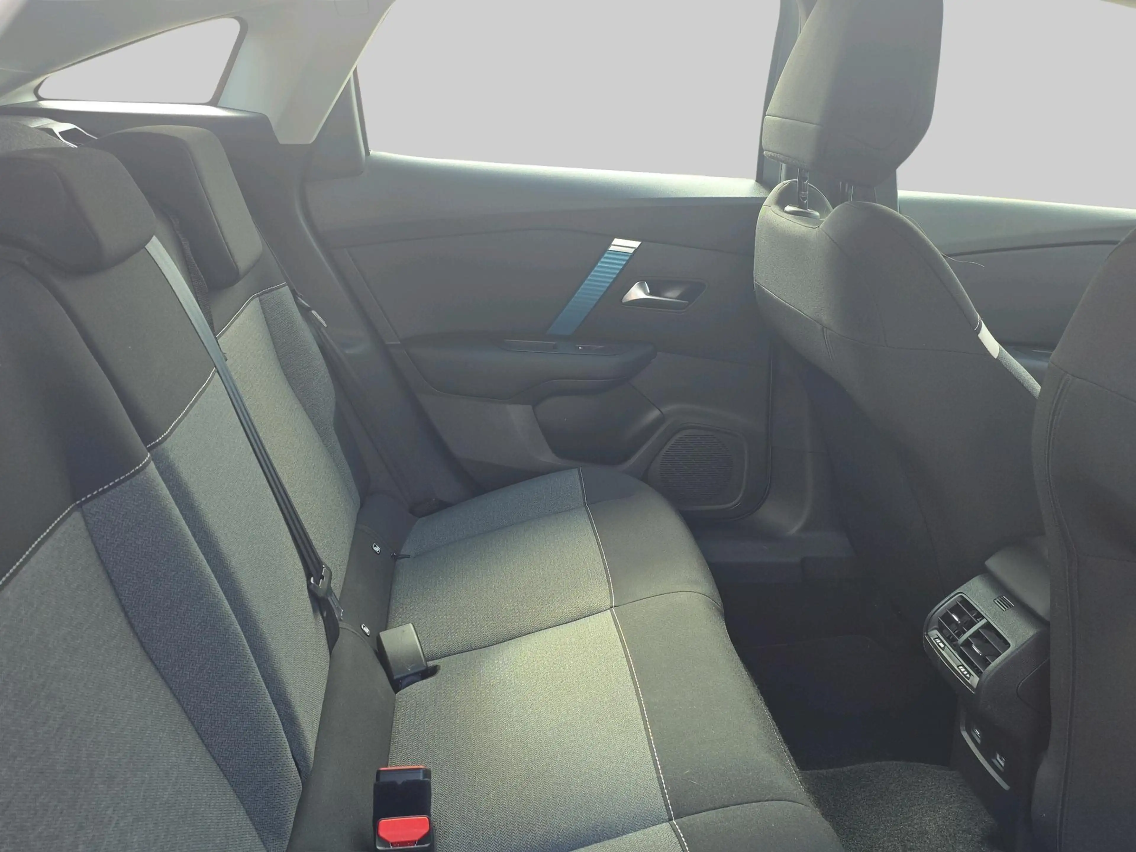Citroen E-C4 Electric Live 50 kWh — photo 14