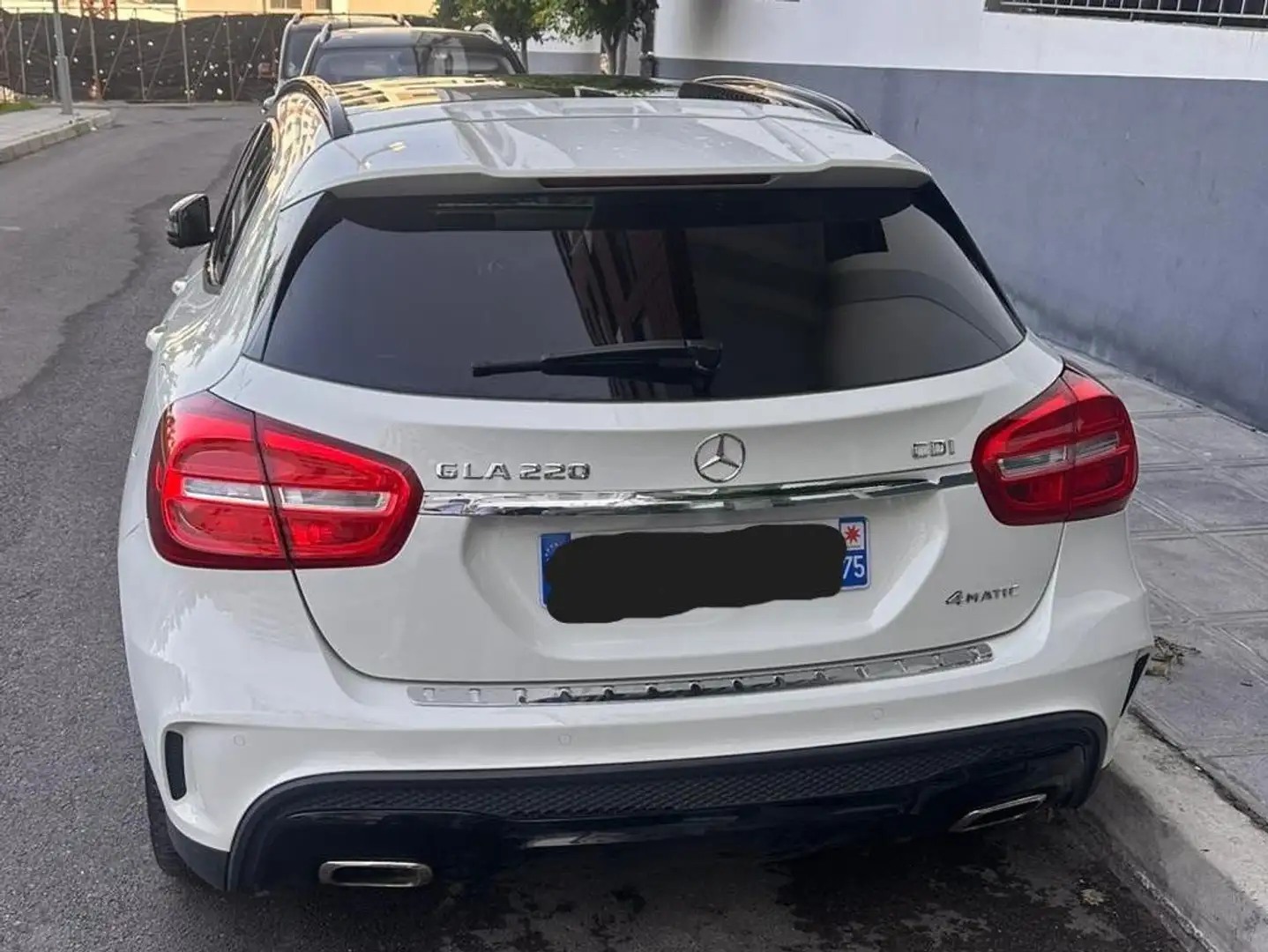 Mercedes-Benz GLA 220 Classe GLA 220 CDI 4-Matic Inspiration 7-G DCT A Blanc - 1
