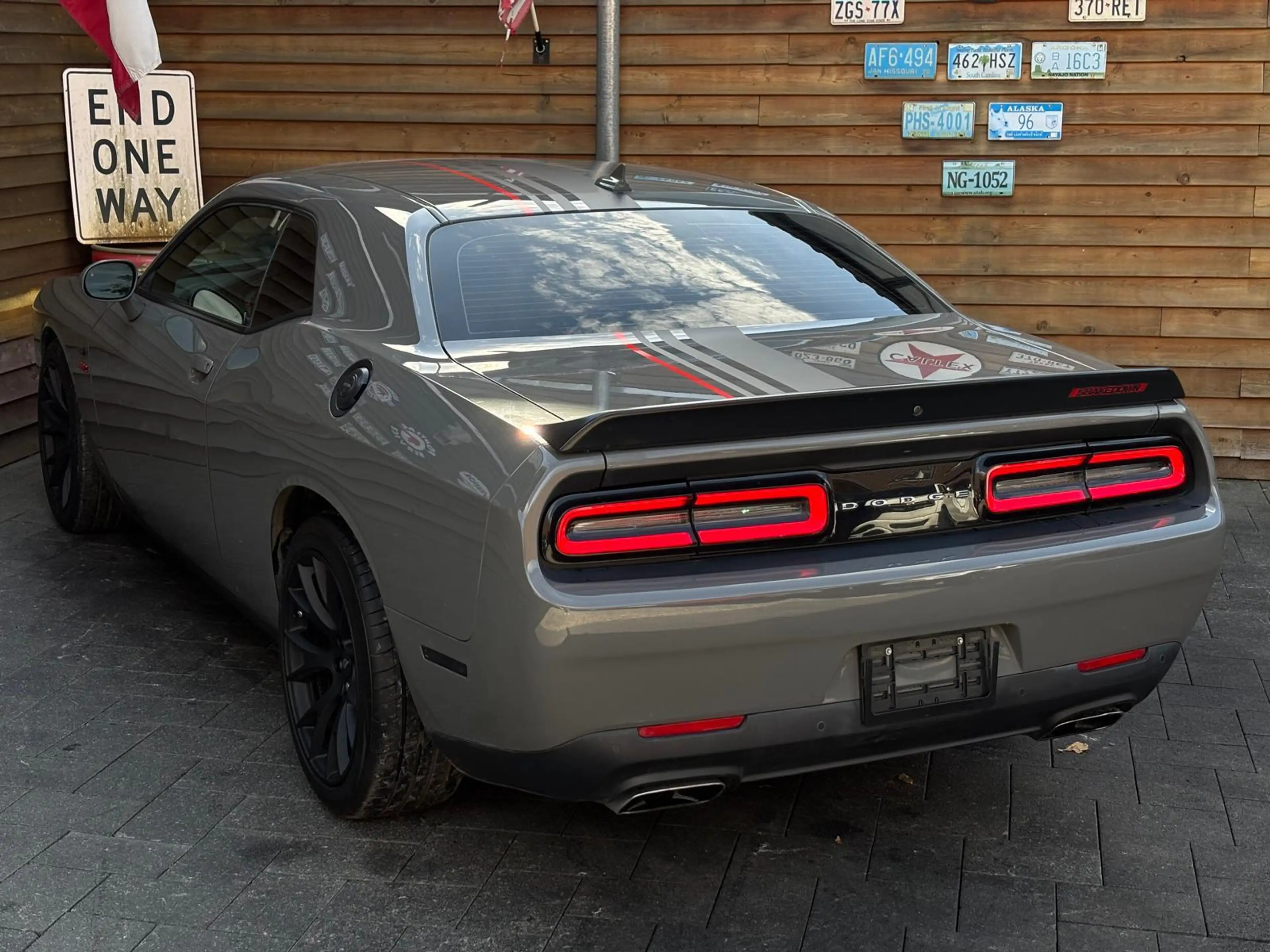 Dodge Challenger 6,4 V8 Schakedown Special Edition ACC — photo 11