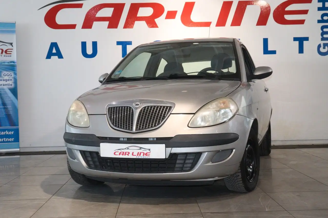 Lancia Ypsilon