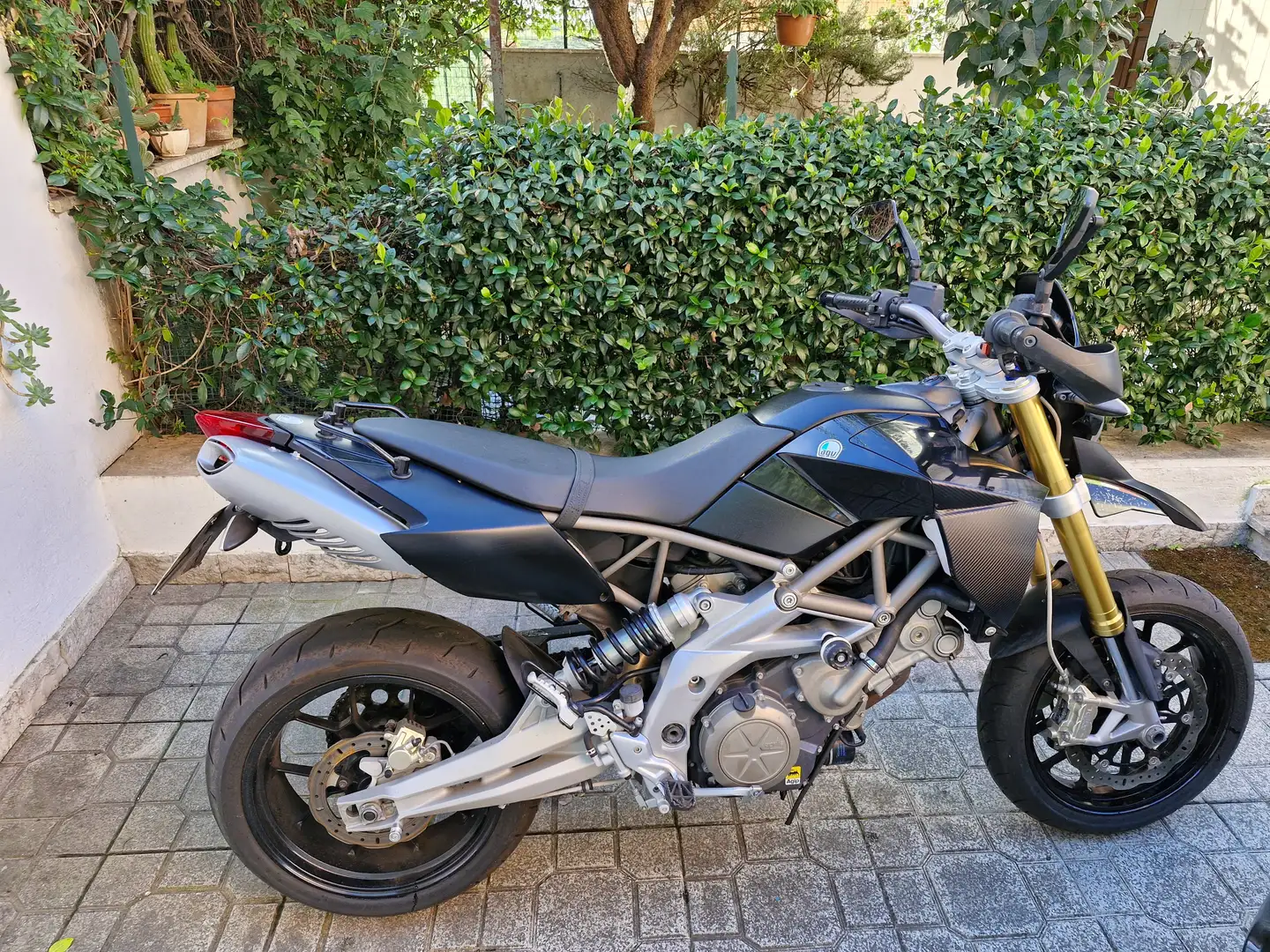 Aprilia Dorsoduro 750 Nero - 2