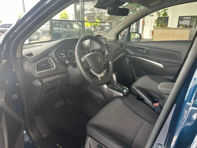 Suzuki SX4 S-Cross view 9