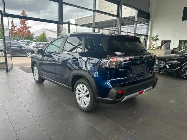 Suzuki SX4 S-Cross view 6