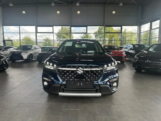 Suzuki SX4 S-Cross view 2