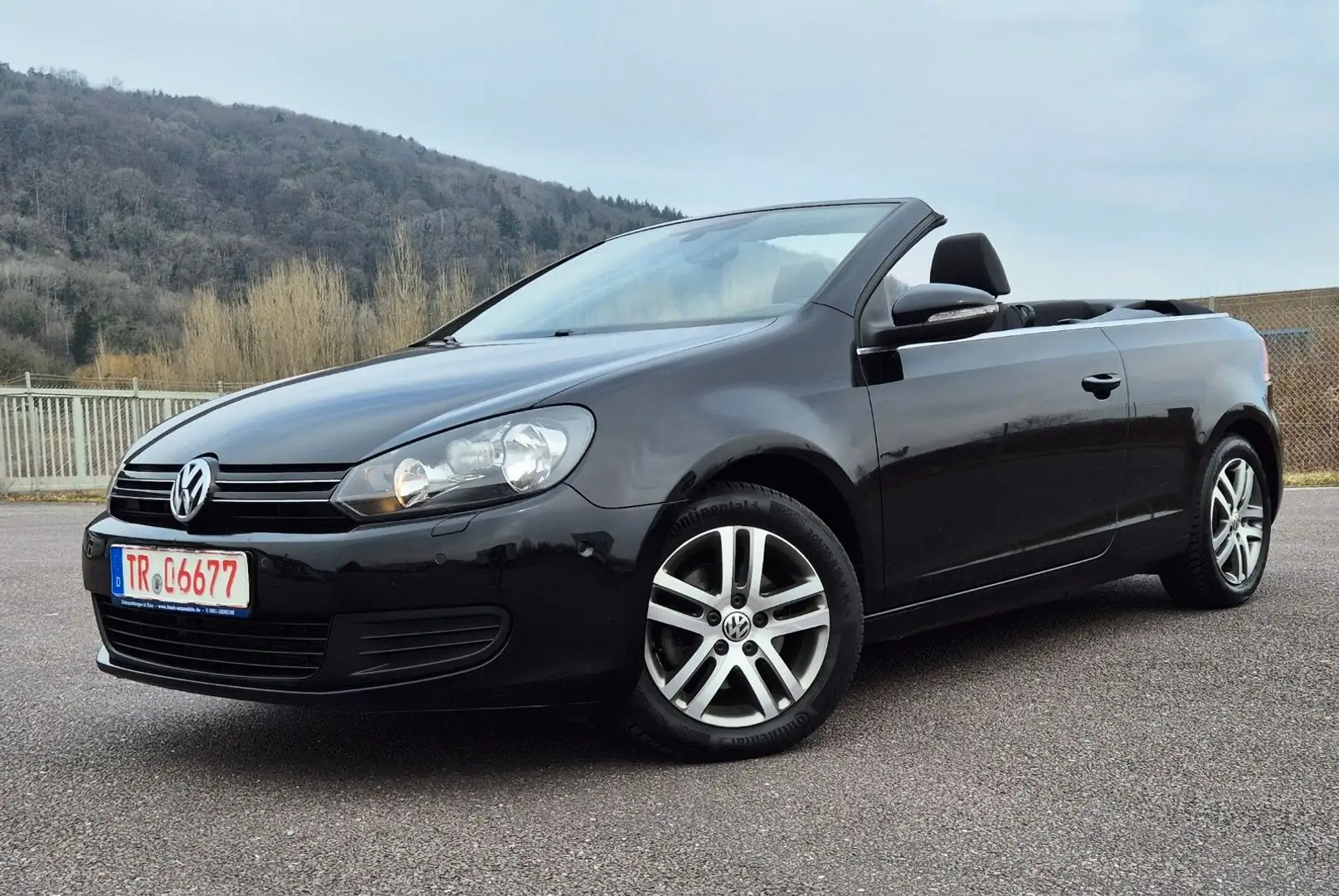 Volkswagen Golf 1.2 TSI Cabriolet , Navi, PDC, Tempomat. Schwarz - 1