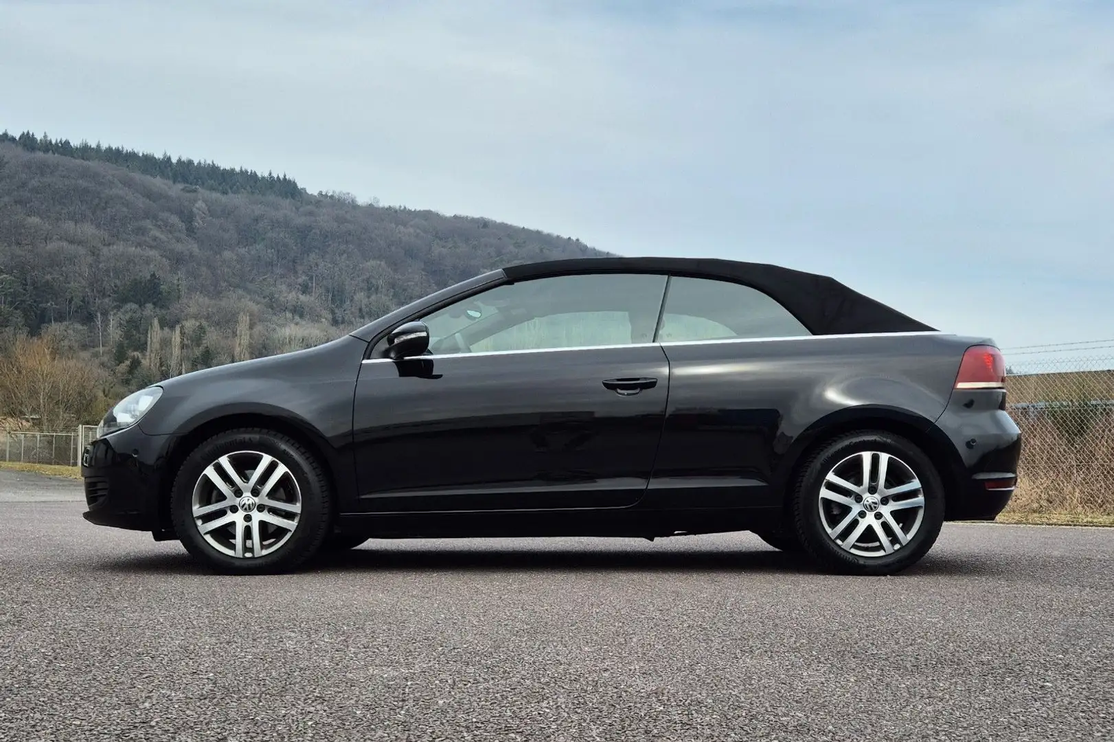 Volkswagen Golf 1.2 TSI Cabriolet , Navi, PDC, Tempomat. Schwarz - 2