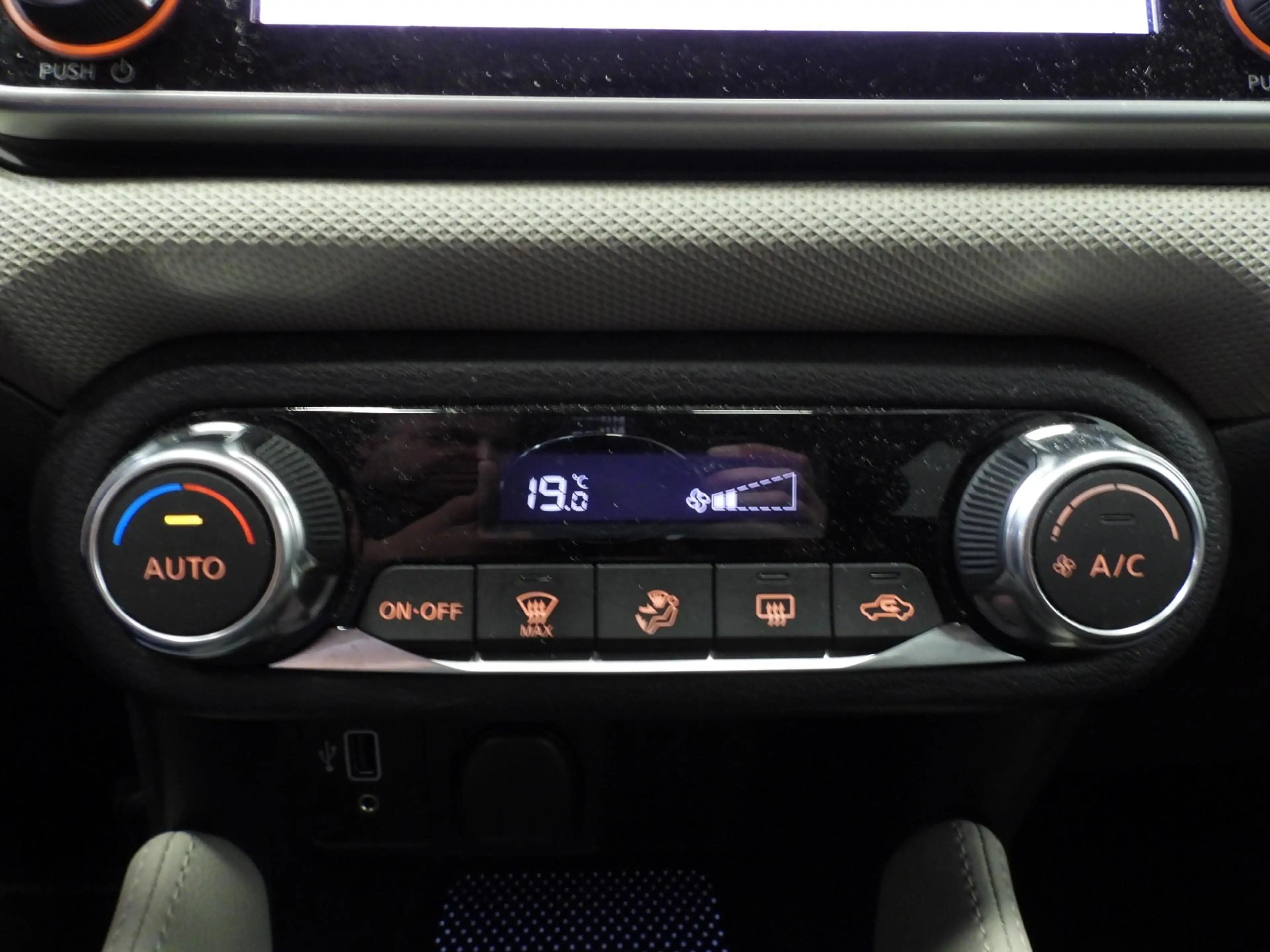Nissan Micra 1.0 IG-T N-Connecta NAVI/CAMERA/CLIMA/PDC/16"LMV! — photo 6
